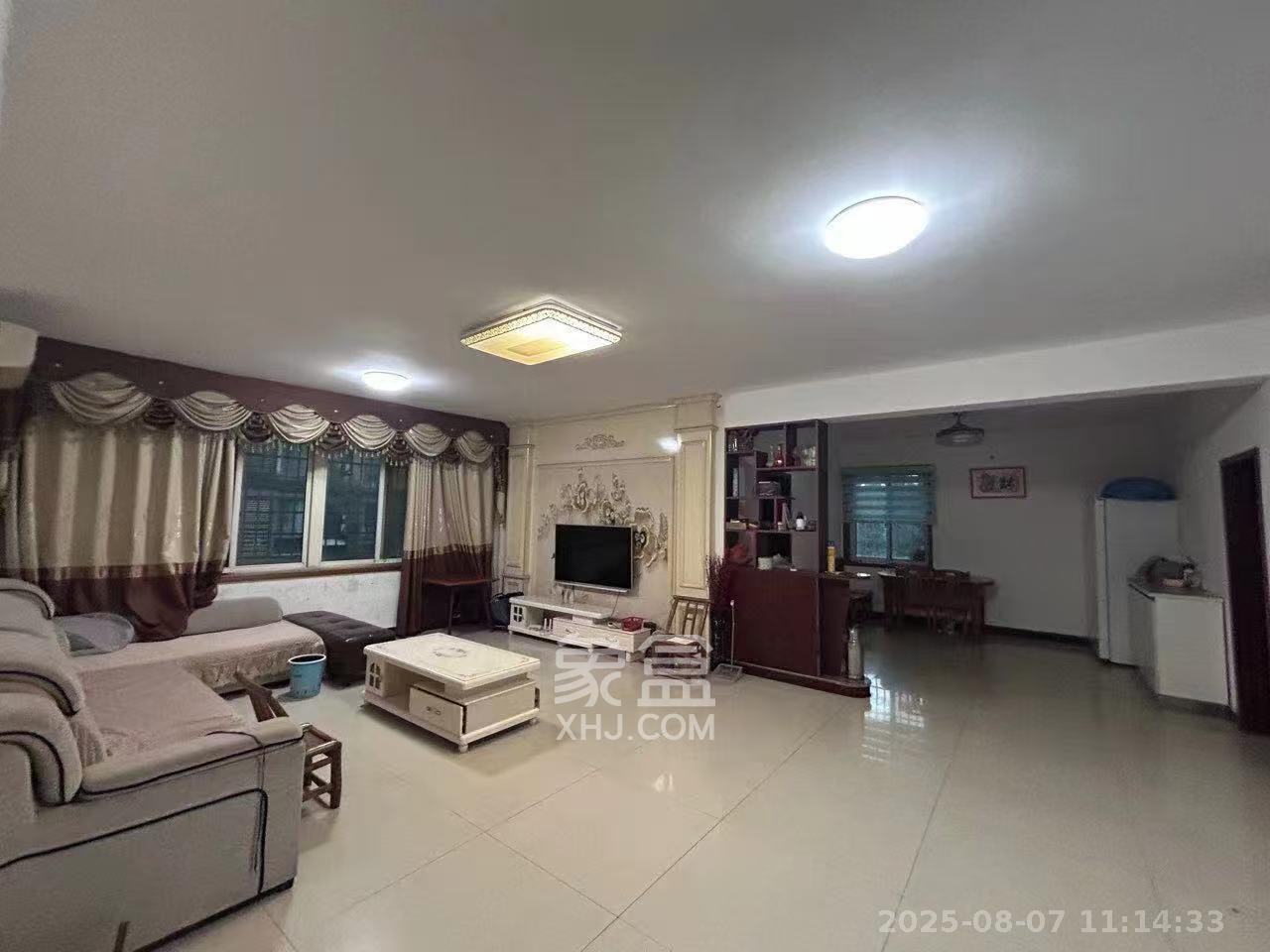 黎明艺术家园 3室2厅1卫 2400.0元/月 黎明艺术家园 3室2厅1卫 2400.0元/月室内图