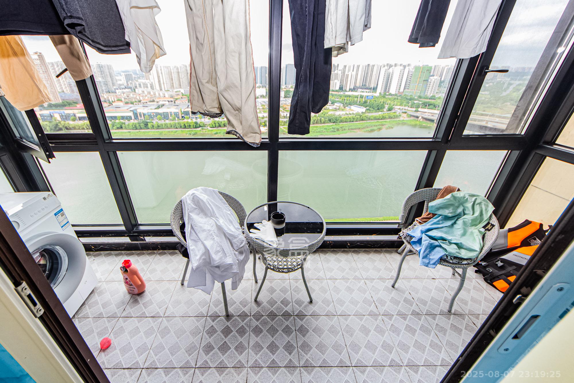 北辰三角洲C2区  3室2厅2卫    165.0万阳台