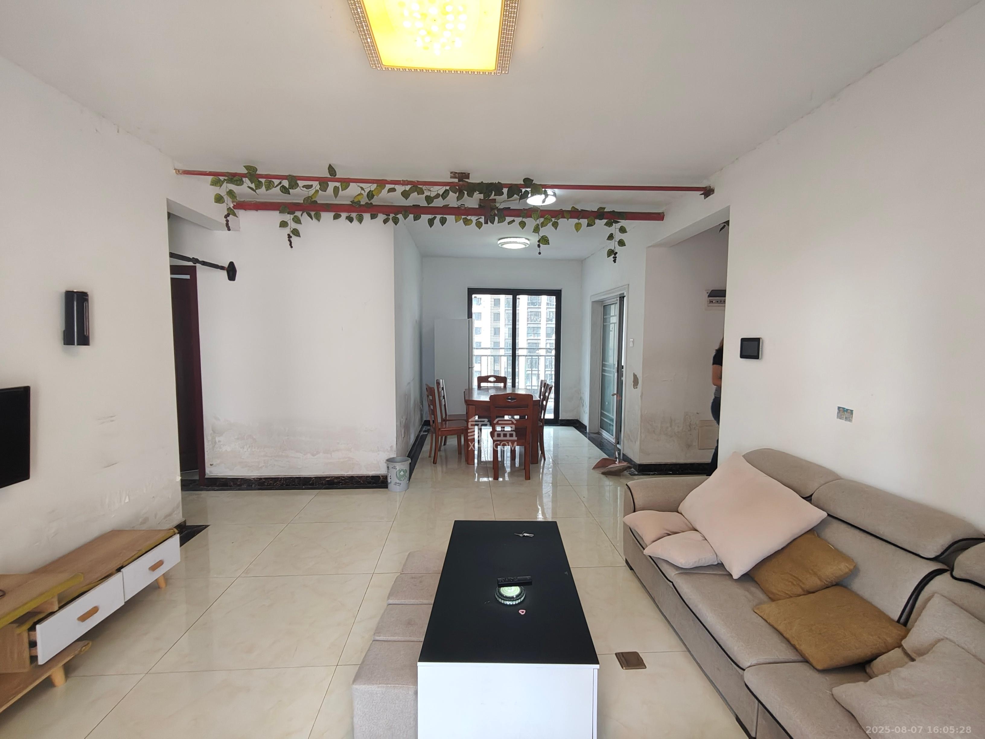 卓越浅水湾  4室2厅2卫    3000.0元/月 卓越浅水湾  4室2厅2卫    3000.0元/月室内图