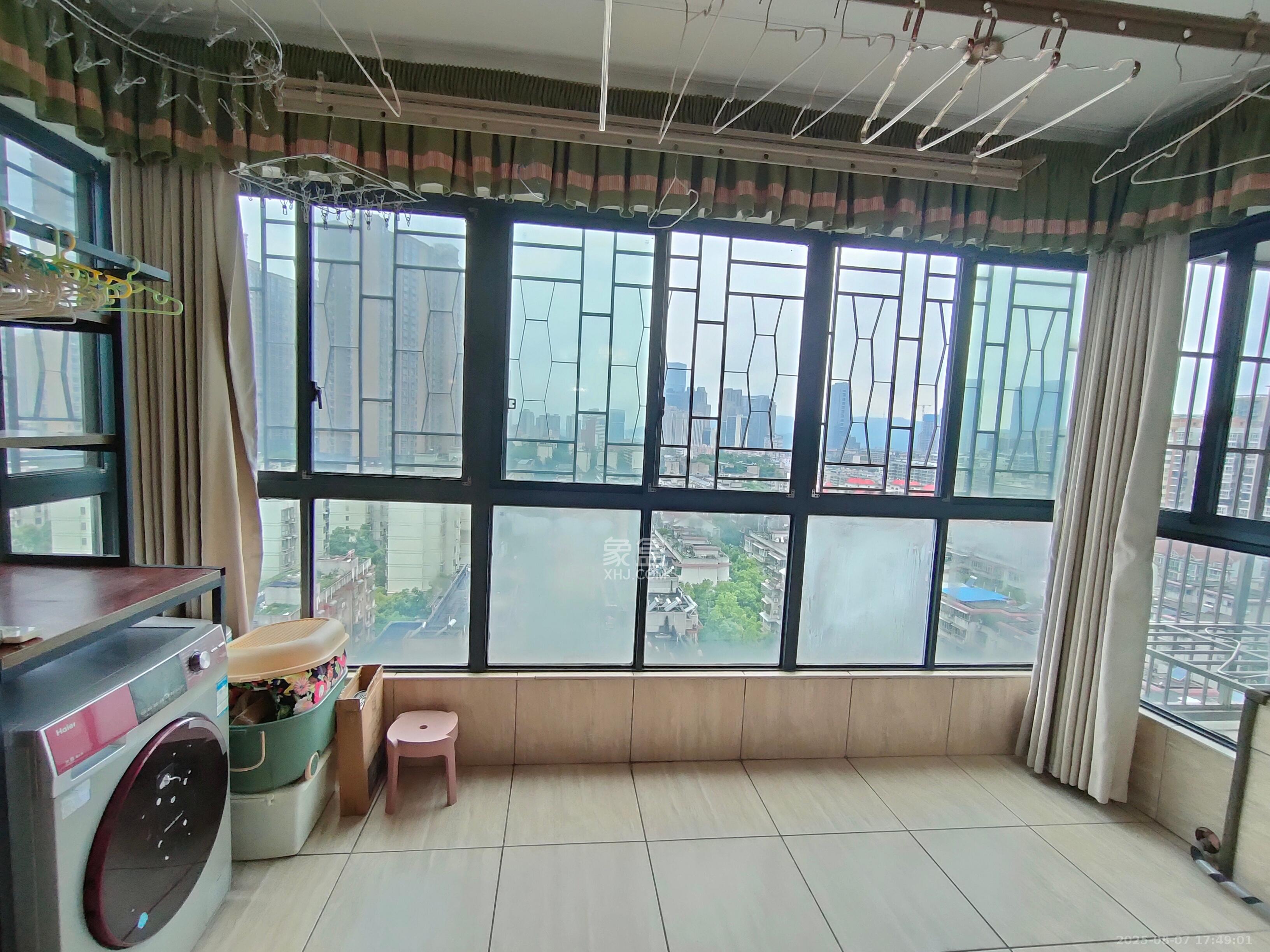 建发汇金国际  3室2厅2卫    4200.0元/月室内图