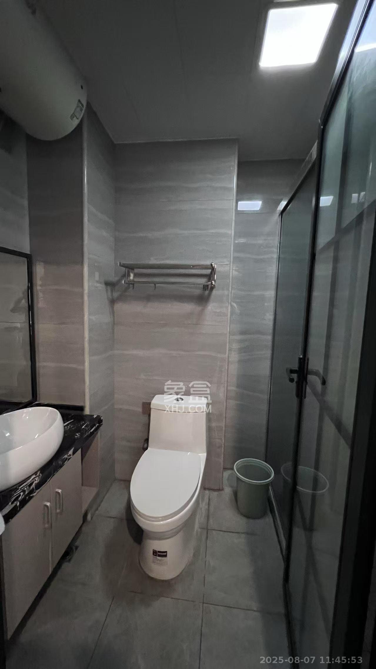 明大佳园 1室1厅1卫 1600.0元/月 明大佳园 1室1厅1卫 1600.0元/月室内图