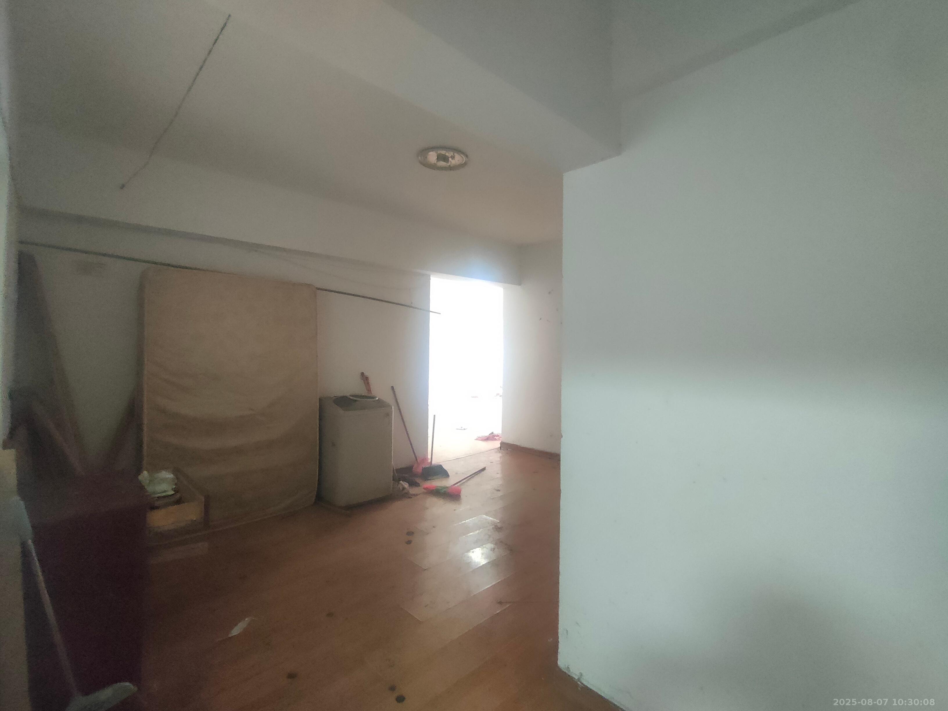 馨域公寓 1室2厅1卫 3680.0元/月 馨域公寓 1室2厅1卫 3680.0元/月室内图