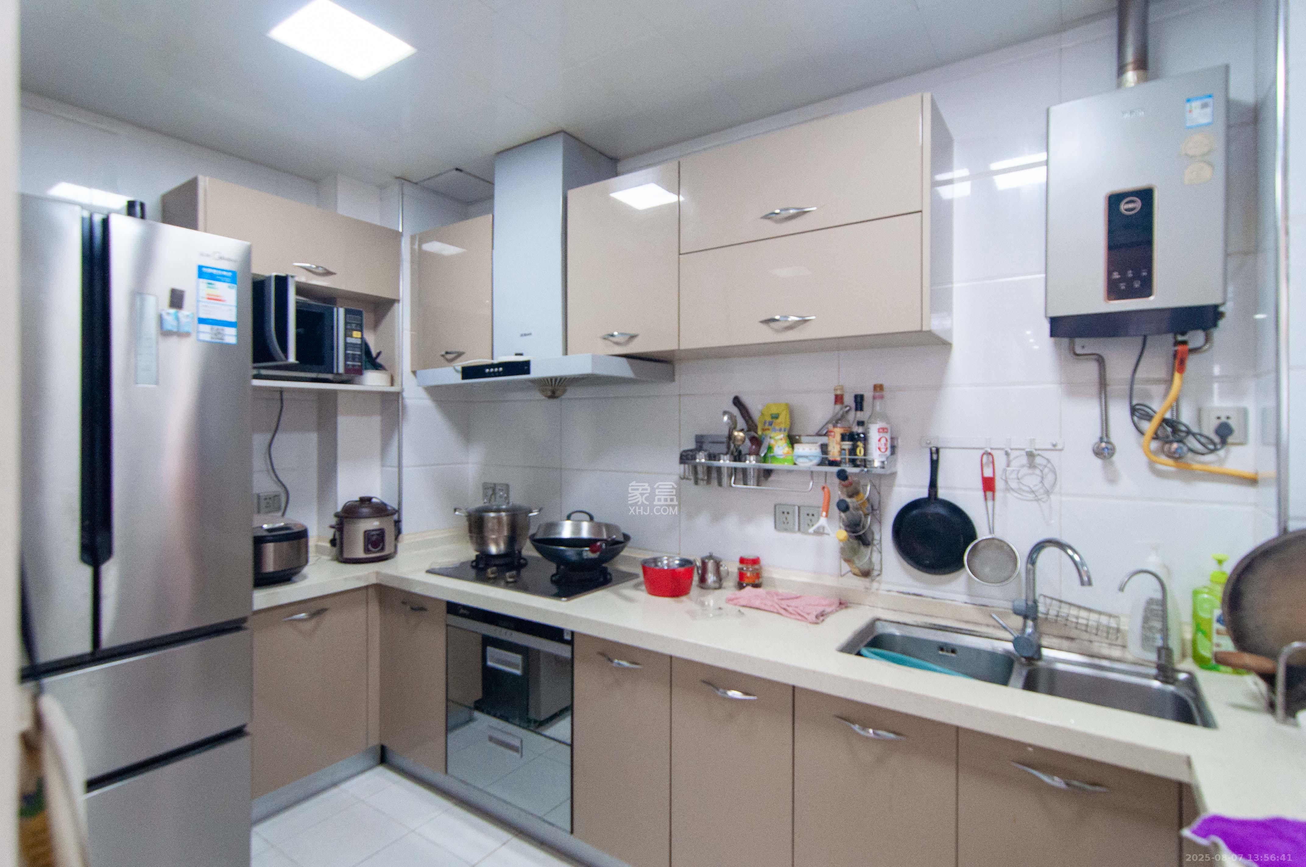 湘腾琴岛 4室2厅2卫 135.0万 湘腾琴岛 4室2厅2卫 135.0万厨房