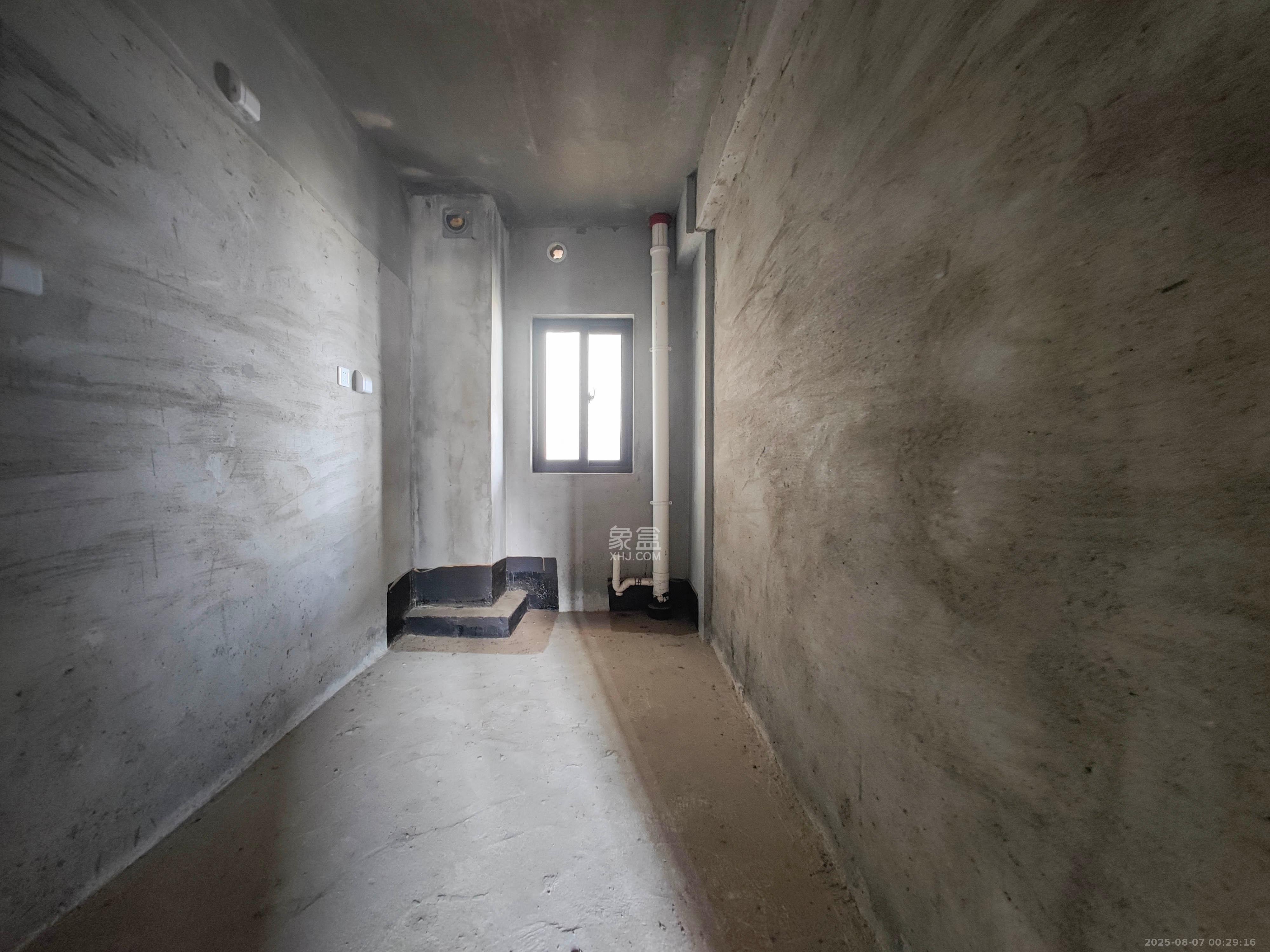 中建嘉和城  3室2厅2卫    79.8万其他