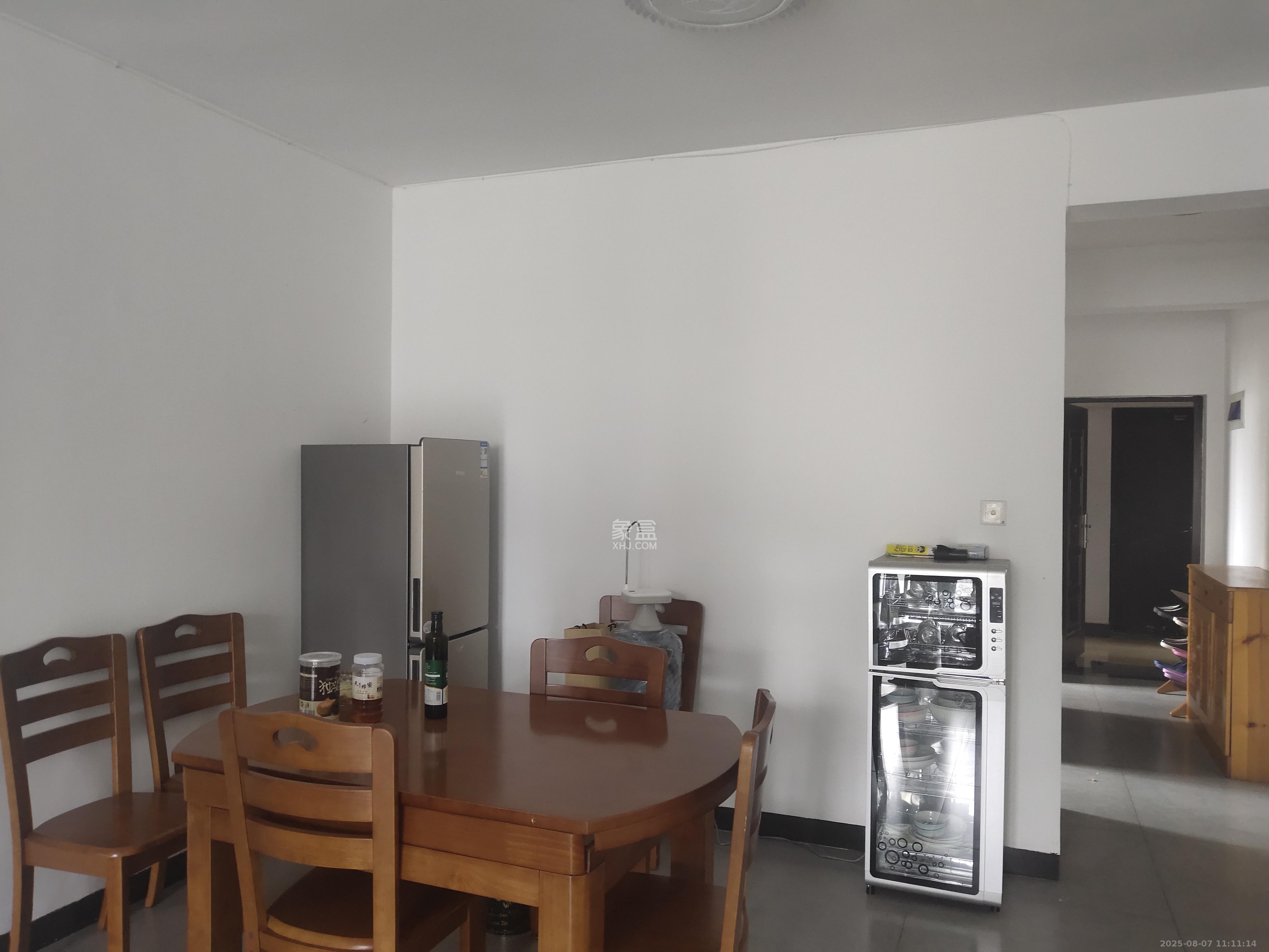 嘉盛华庭(一期、二期、三期) 2室2厅1卫 3000.0元/月 嘉盛华庭(一期、二期、三期) 2室2厅1卫 3000.0元/月室内图