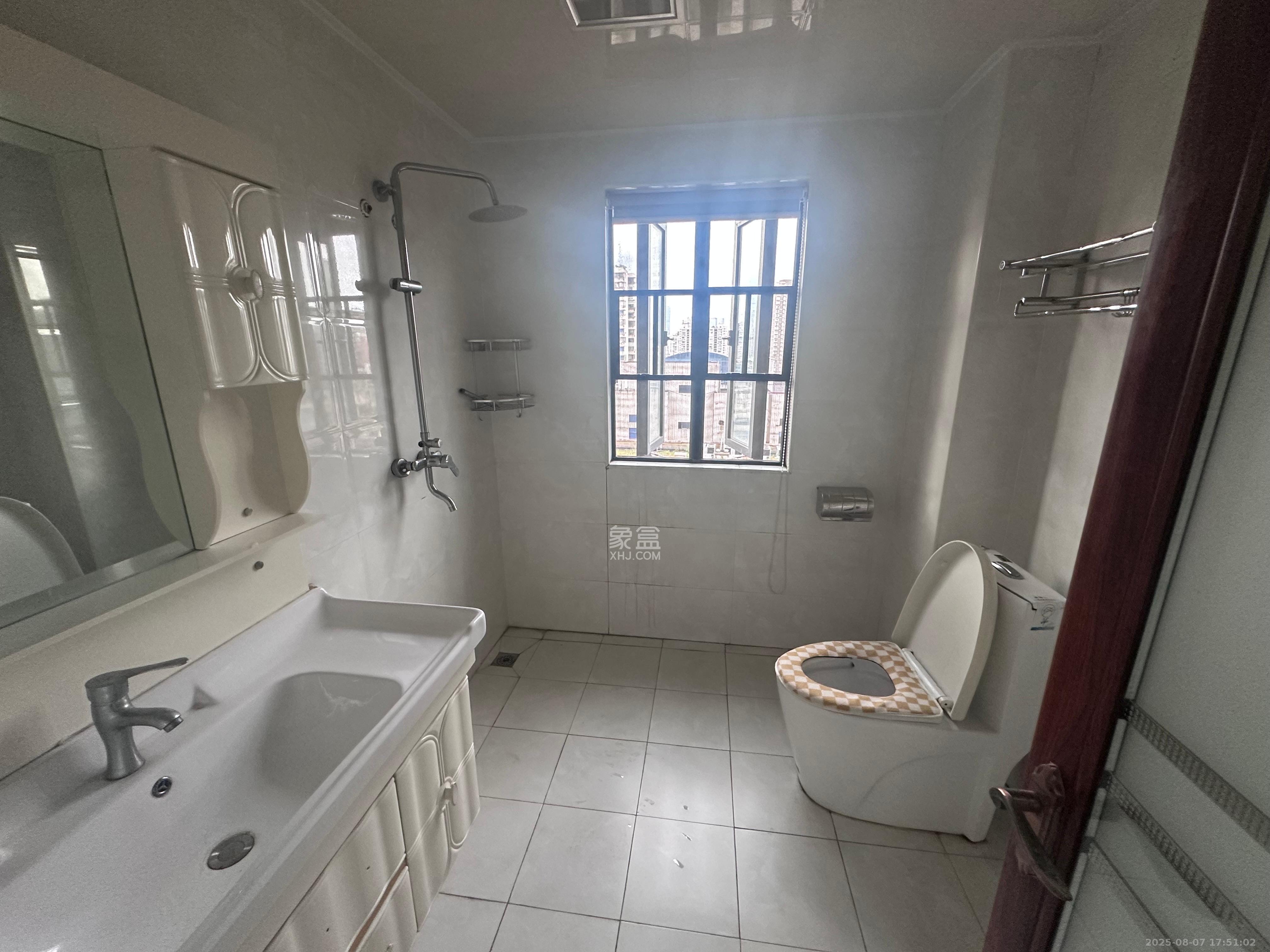 长房天翼未来城 4室2厅2卫 4500.0元/月 长房天翼未来城 4室2厅2卫 4500.0元/月室内图