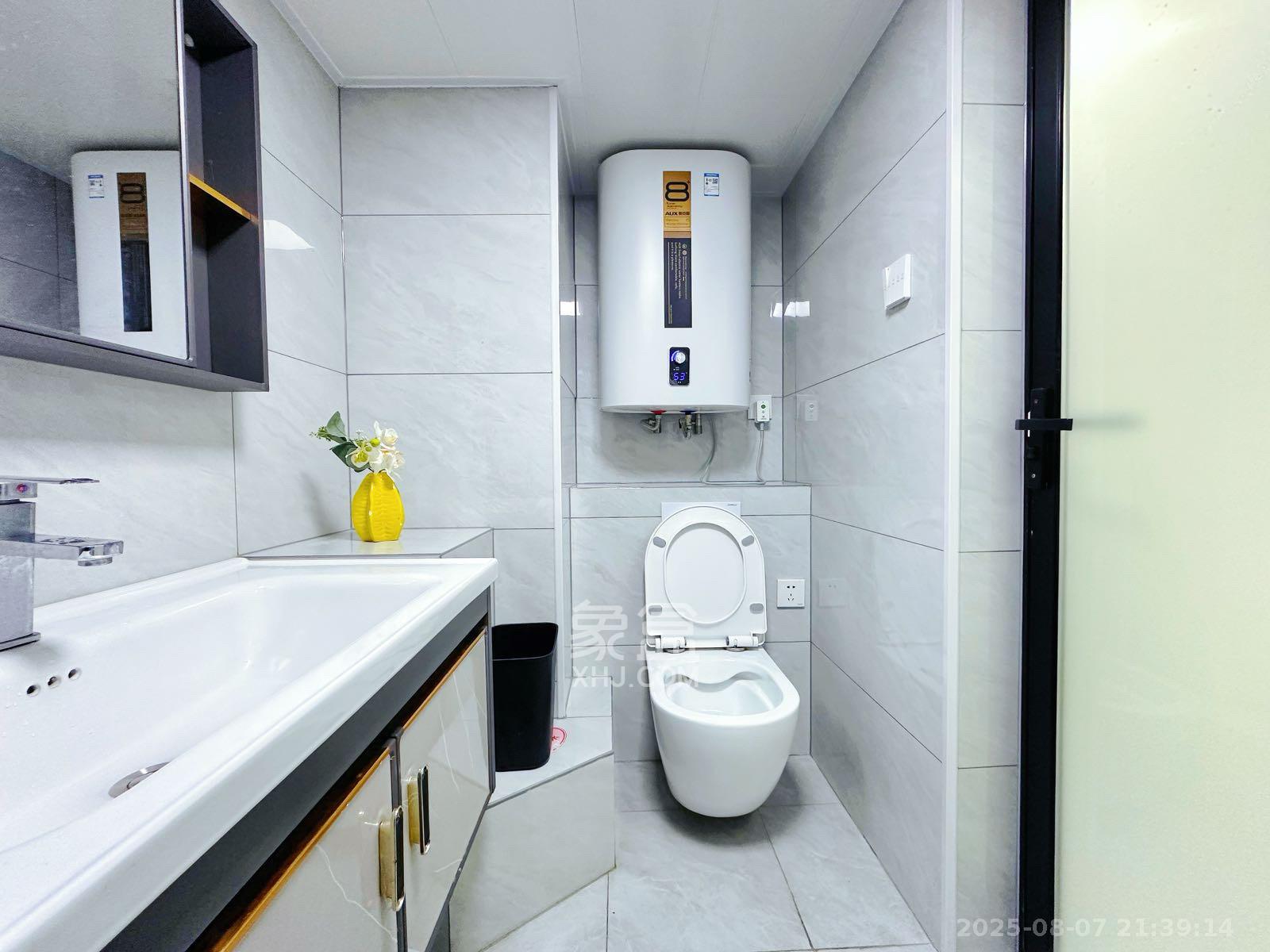 敬天广场 2室1厅1卫 3200.0元/月 敬天广场 2室1厅1卫 3200.0元/月室内图