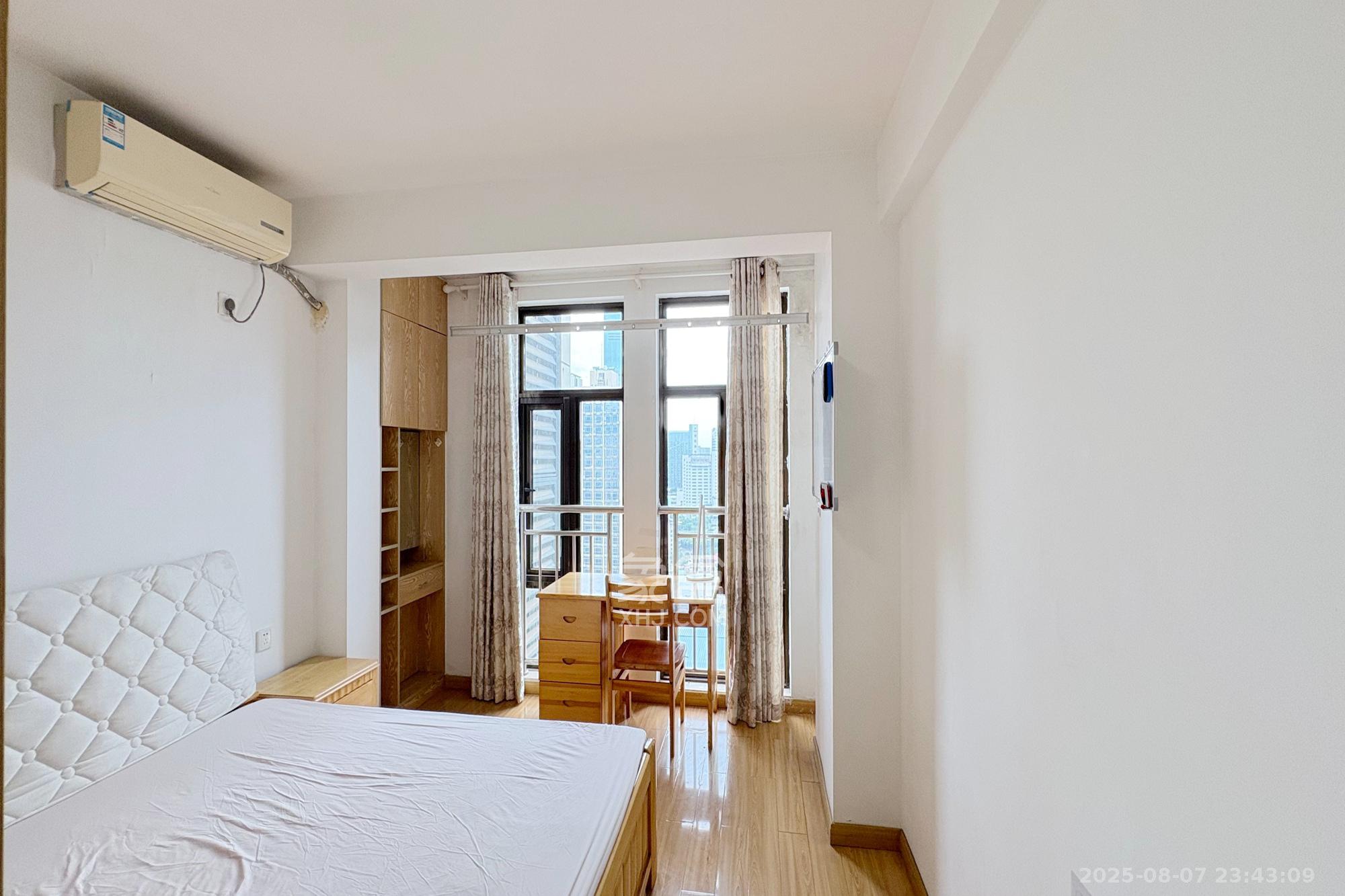 铂宫  2室2厅1卫    95.0万卧室