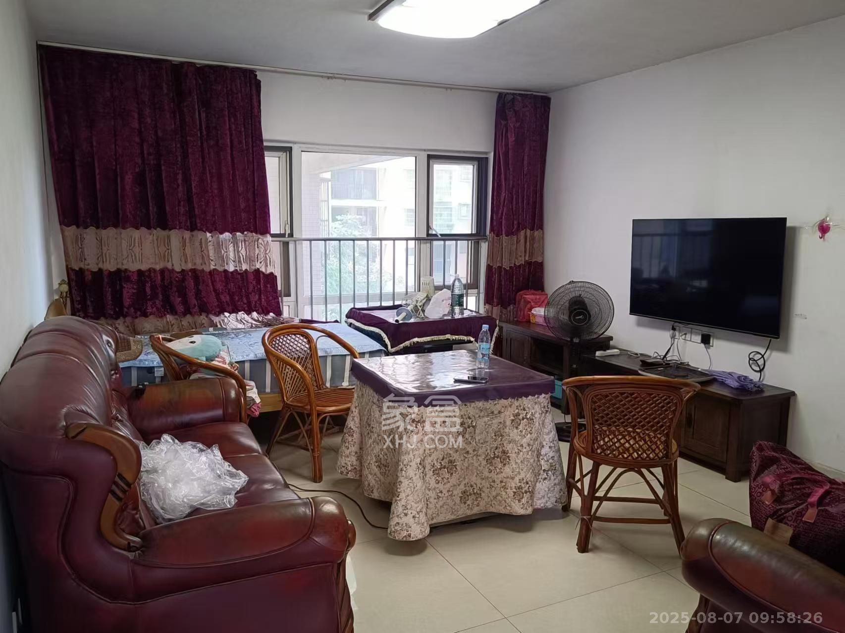 汇金城/嘉华城一期 4室2厅2卫 2500.0元/月 汇金城/嘉华城一期 4室2厅2卫 2500.0元/月室内图