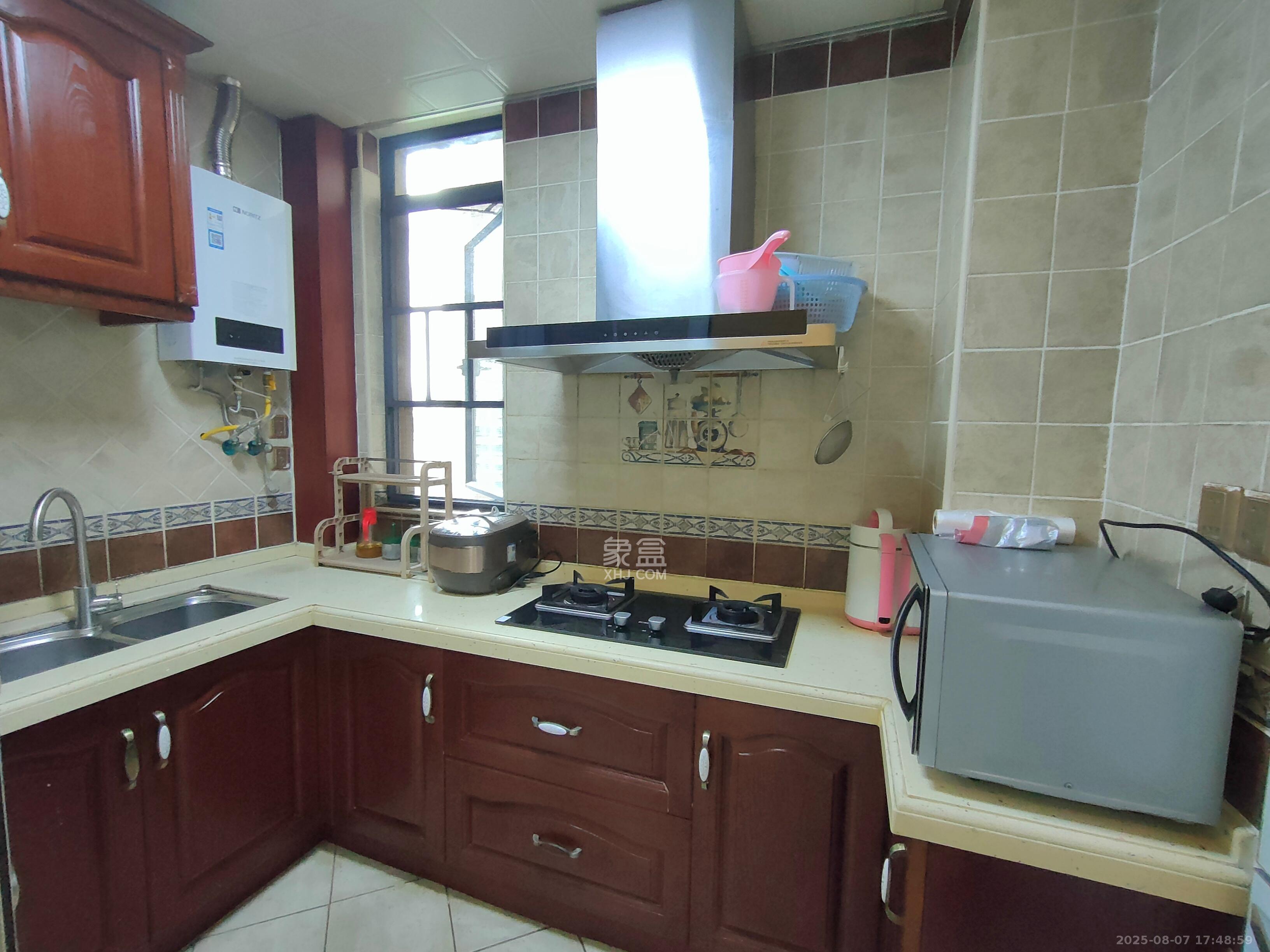 建发汇金国际  3室2厅2卫    4200.0元/月室内图