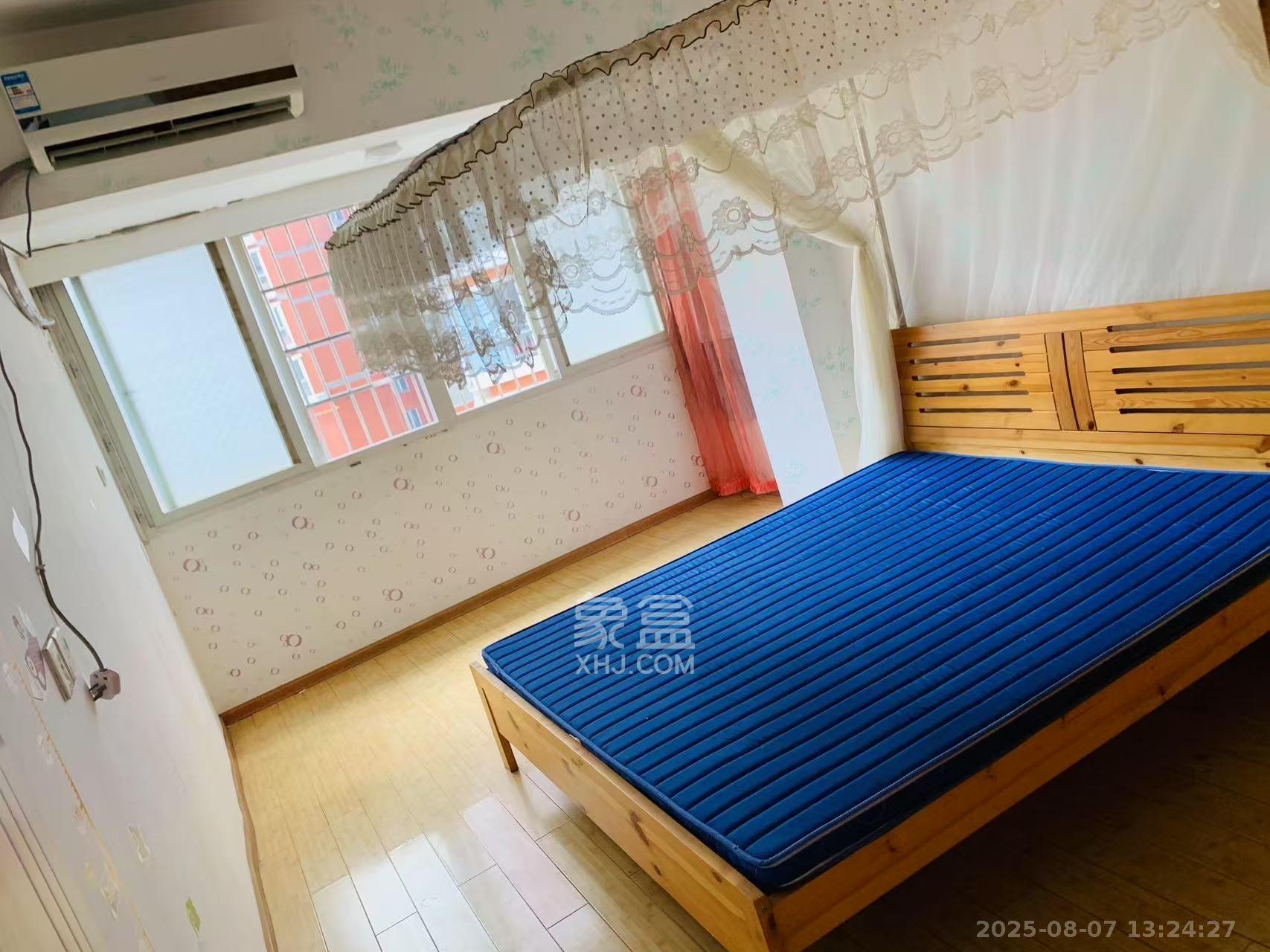 友园山庄  1室2厅1卫   1100.00元/月室内图