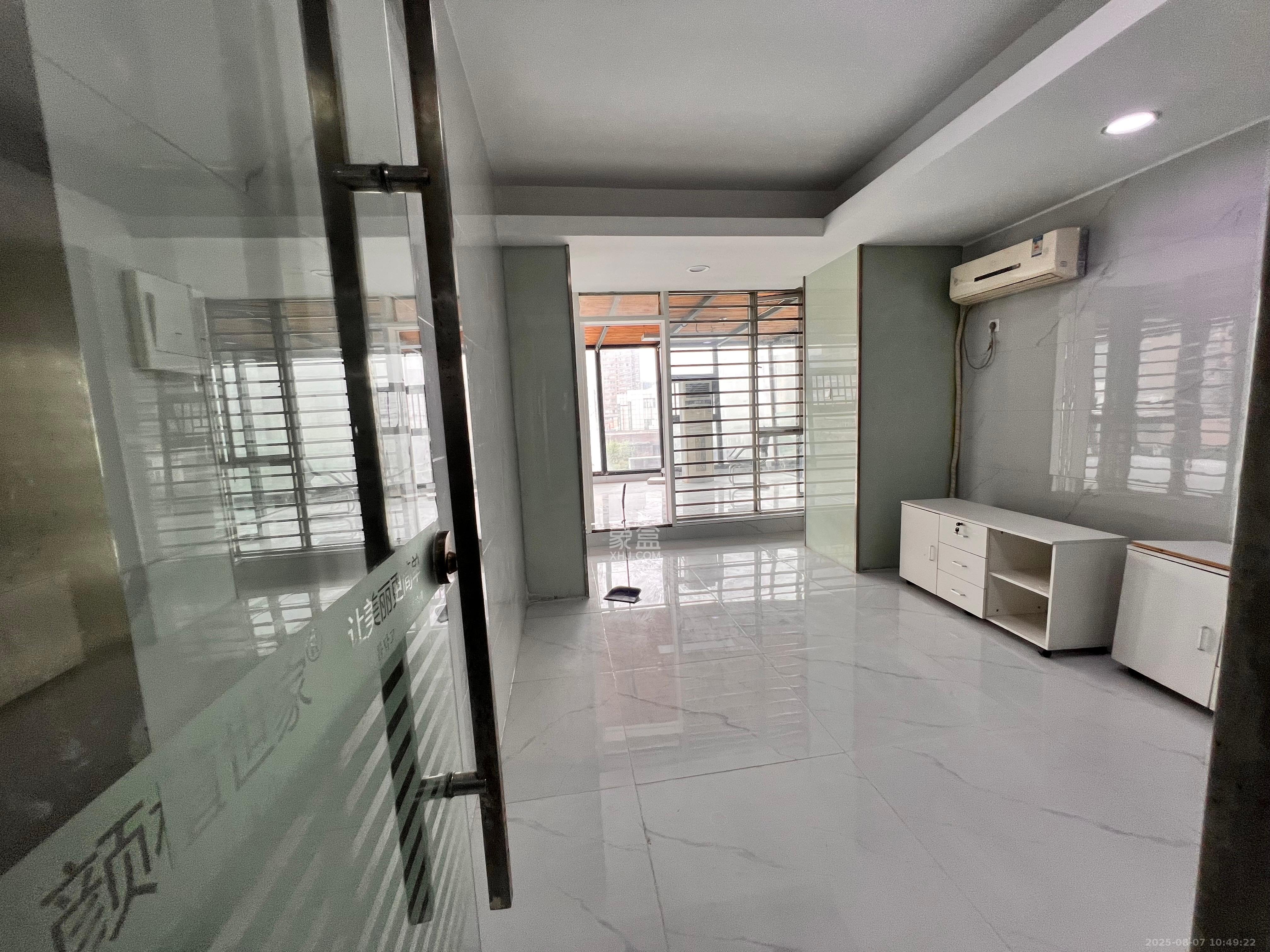 上河国际A座 5室2厅1卫 24000.0元/月 上河国际A座 5室2厅1卫 24000.0元/月室内图