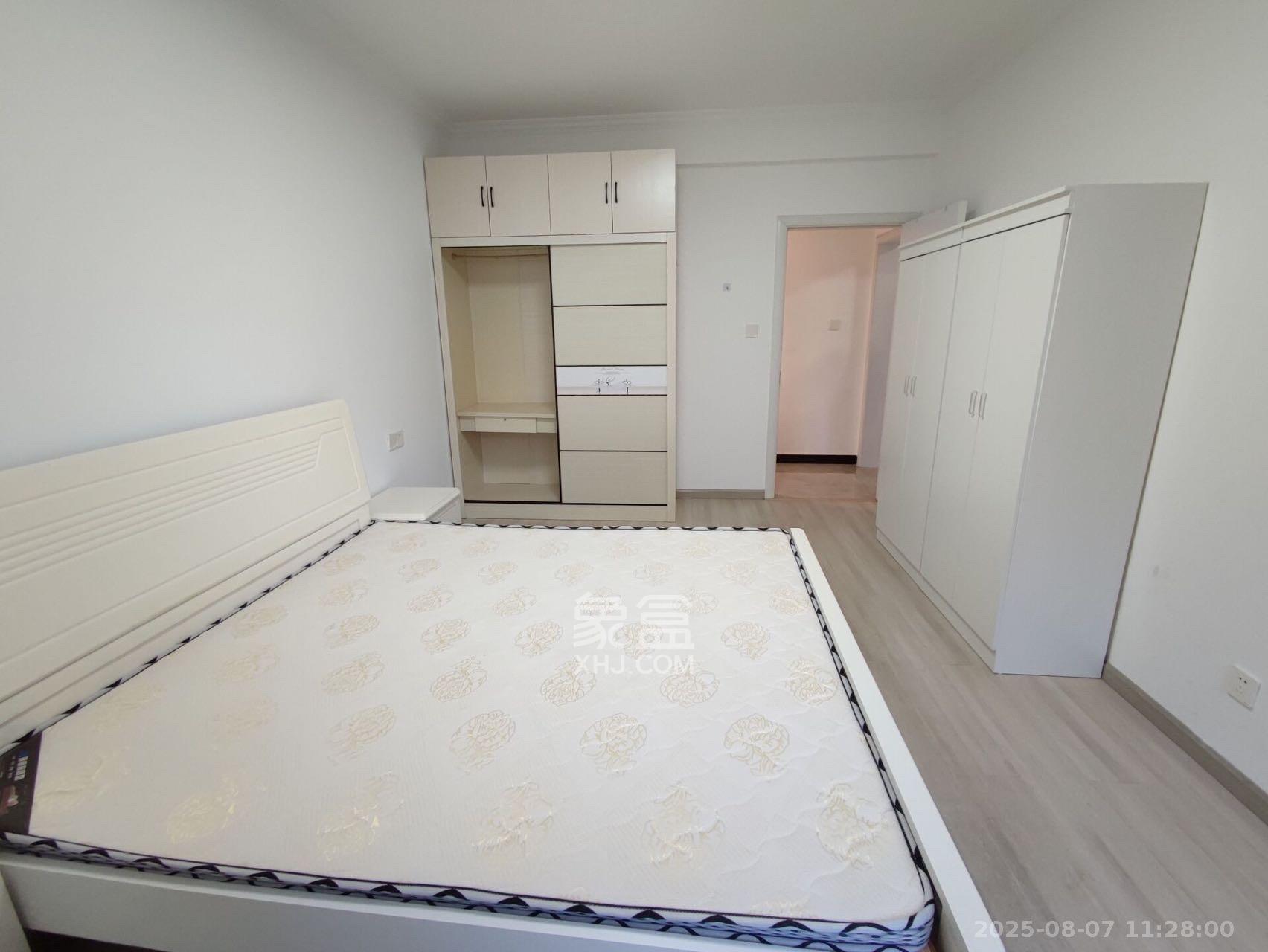 西湖鸿运佳苑  1室0厅0卫    2400.0元/月室内图