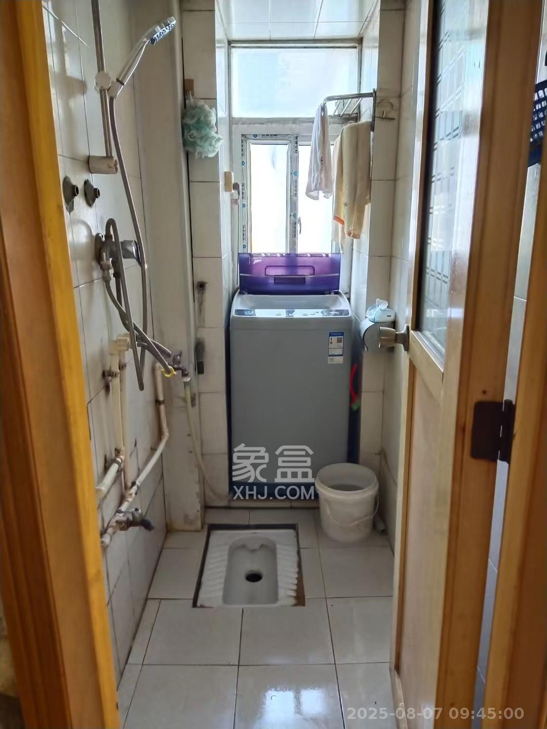 市直属机关宿舍 2室1厅1卫 1400.0元/月 市直属机关宿舍 2室1厅1卫 1400.0元/月室内图