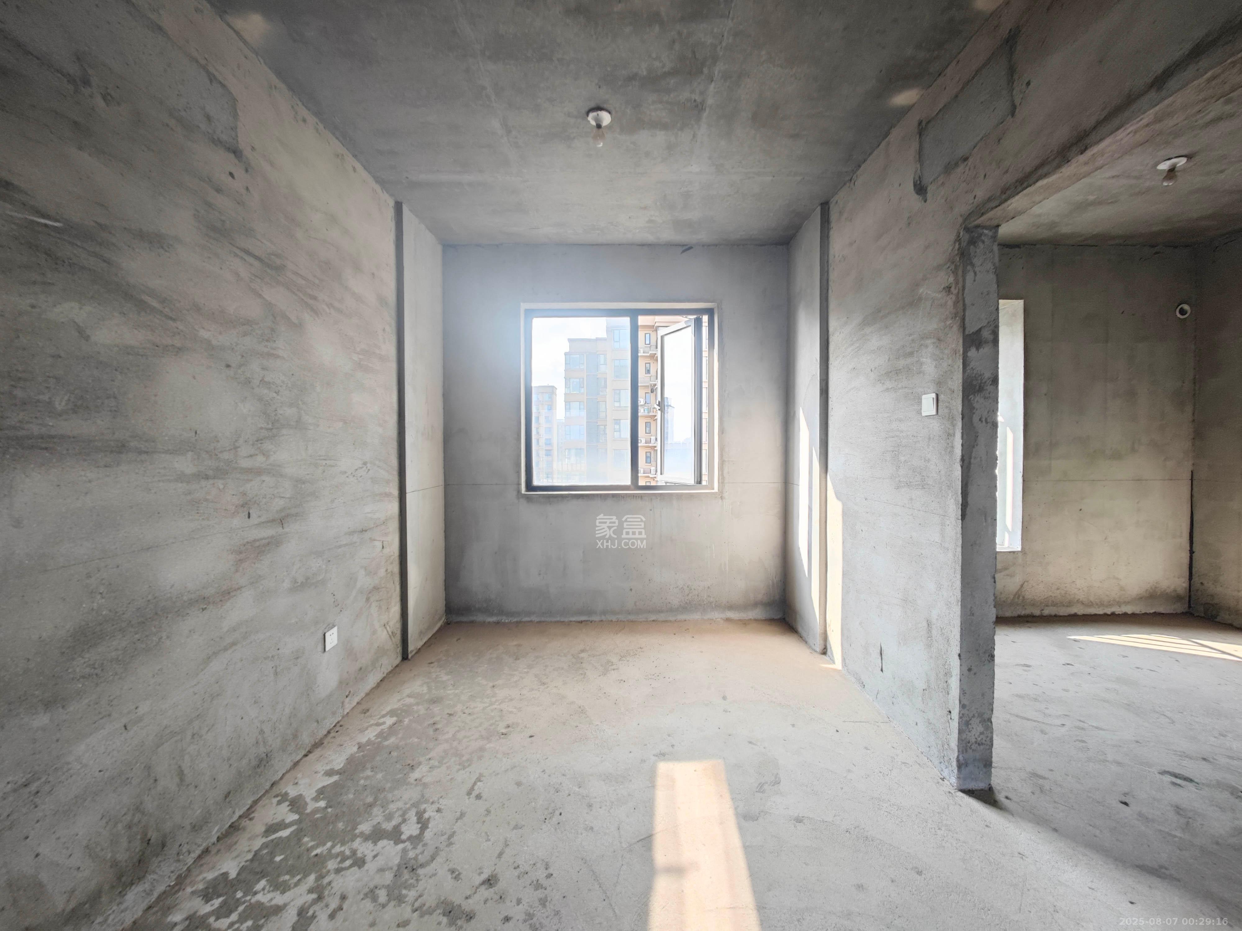 中建嘉和城  3室2厅2卫    79.8万其他