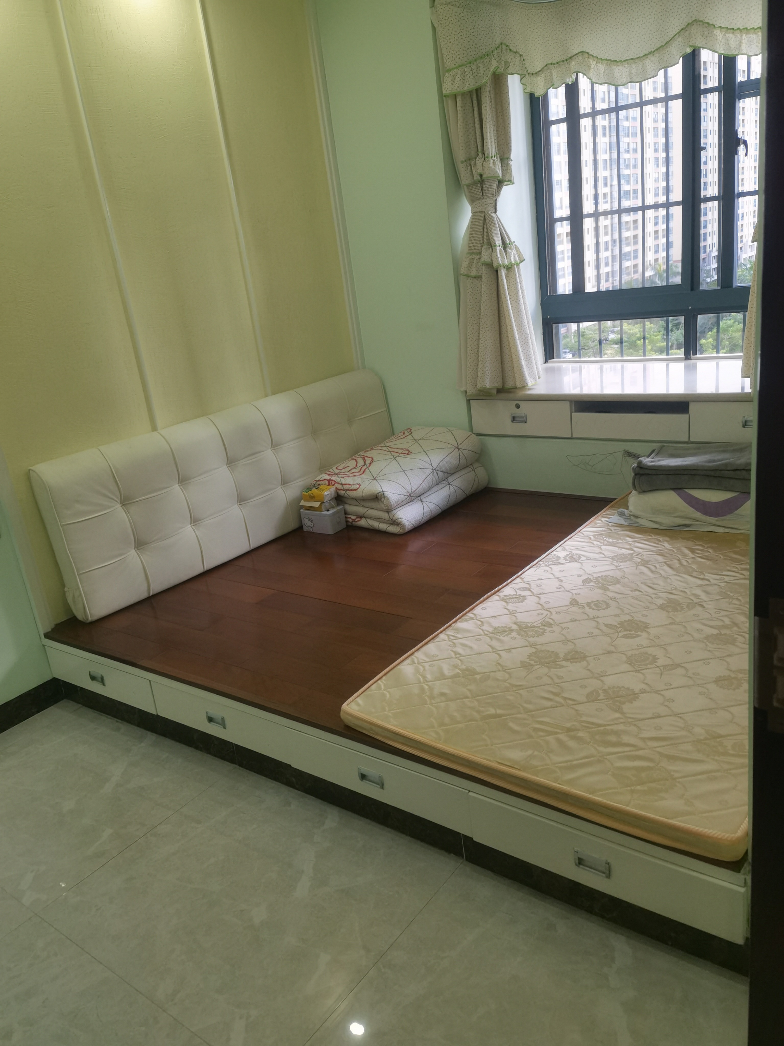 南海幸福城 3室2厅1卫 3400.0元/月 南海幸福城 3室2厅1卫 3400.0元/月室内图