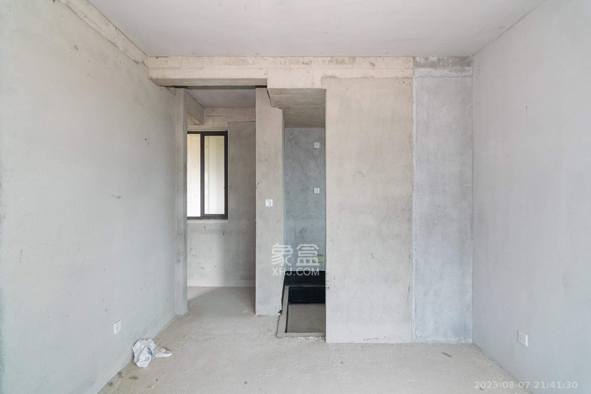 三润城(三润星城) 4室2厅2卫 88.0万 三润城(三润星城) 4室2厅2卫 88.0万卧室