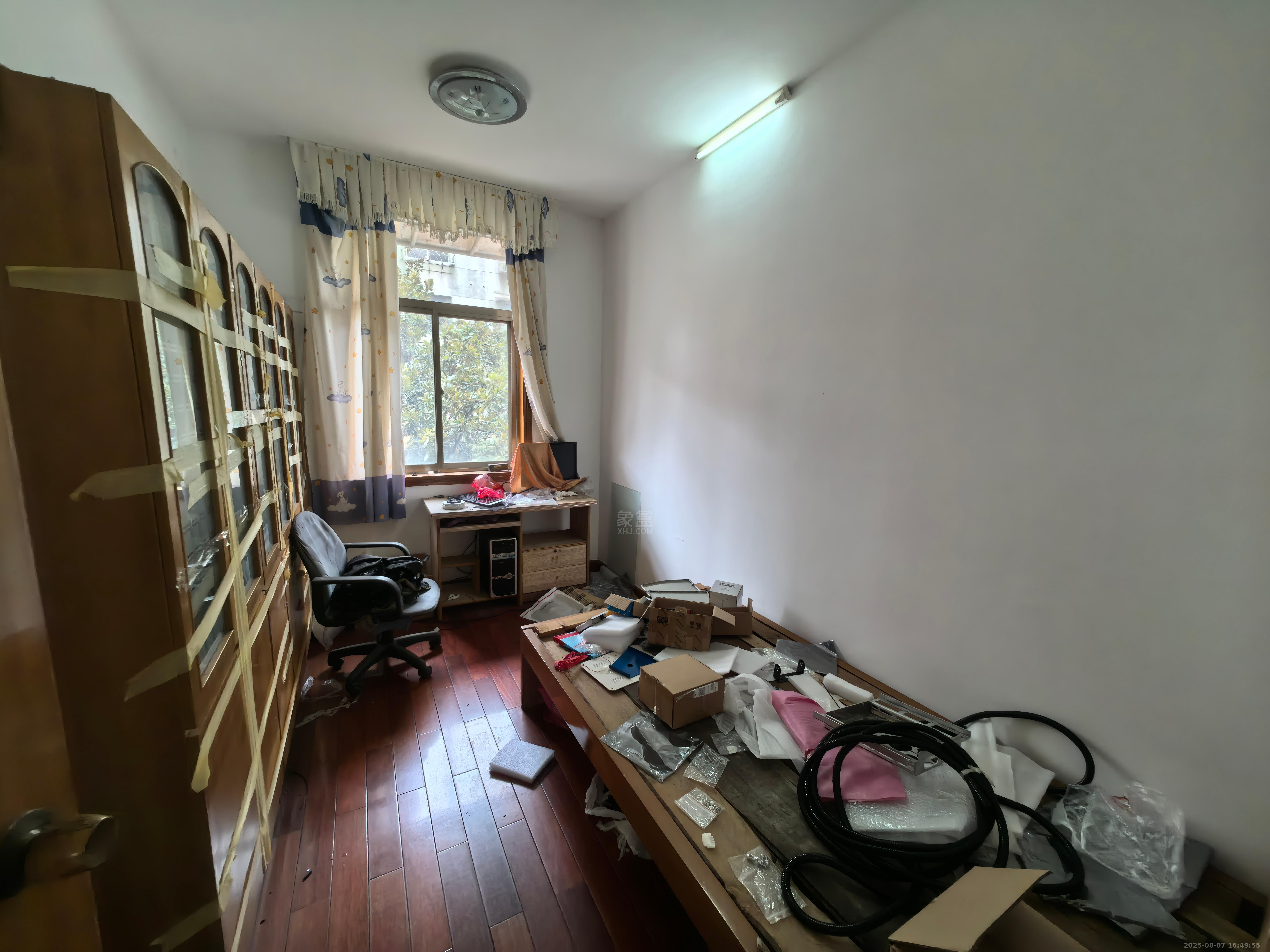 解放一村  2室1厅1卫   1300.00元/月室内图