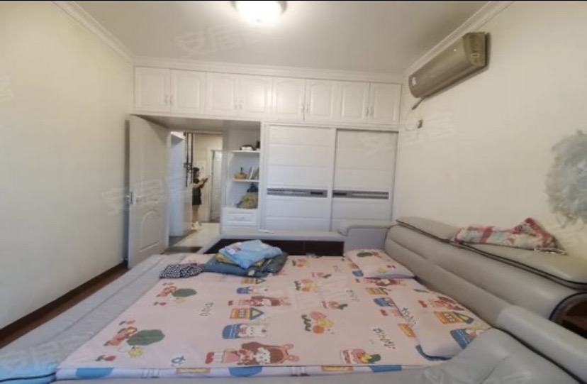 檀香山 4室2厅2卫 2500.0元/月 檀香山 4室2厅2卫 2500.0元/月室内图