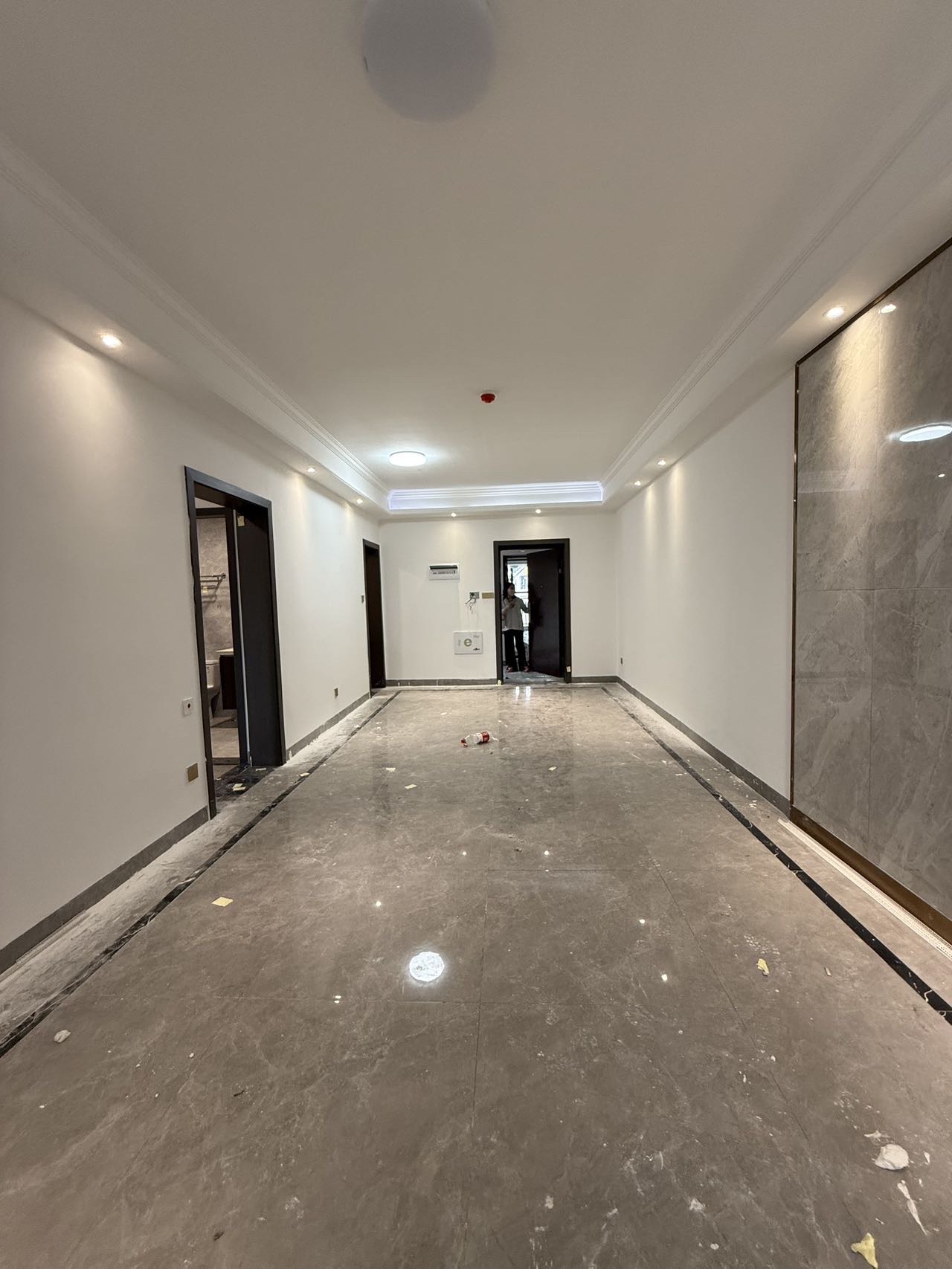 天街华府（海南新天地）  2室2厅1卫   3300.00元/月室内图