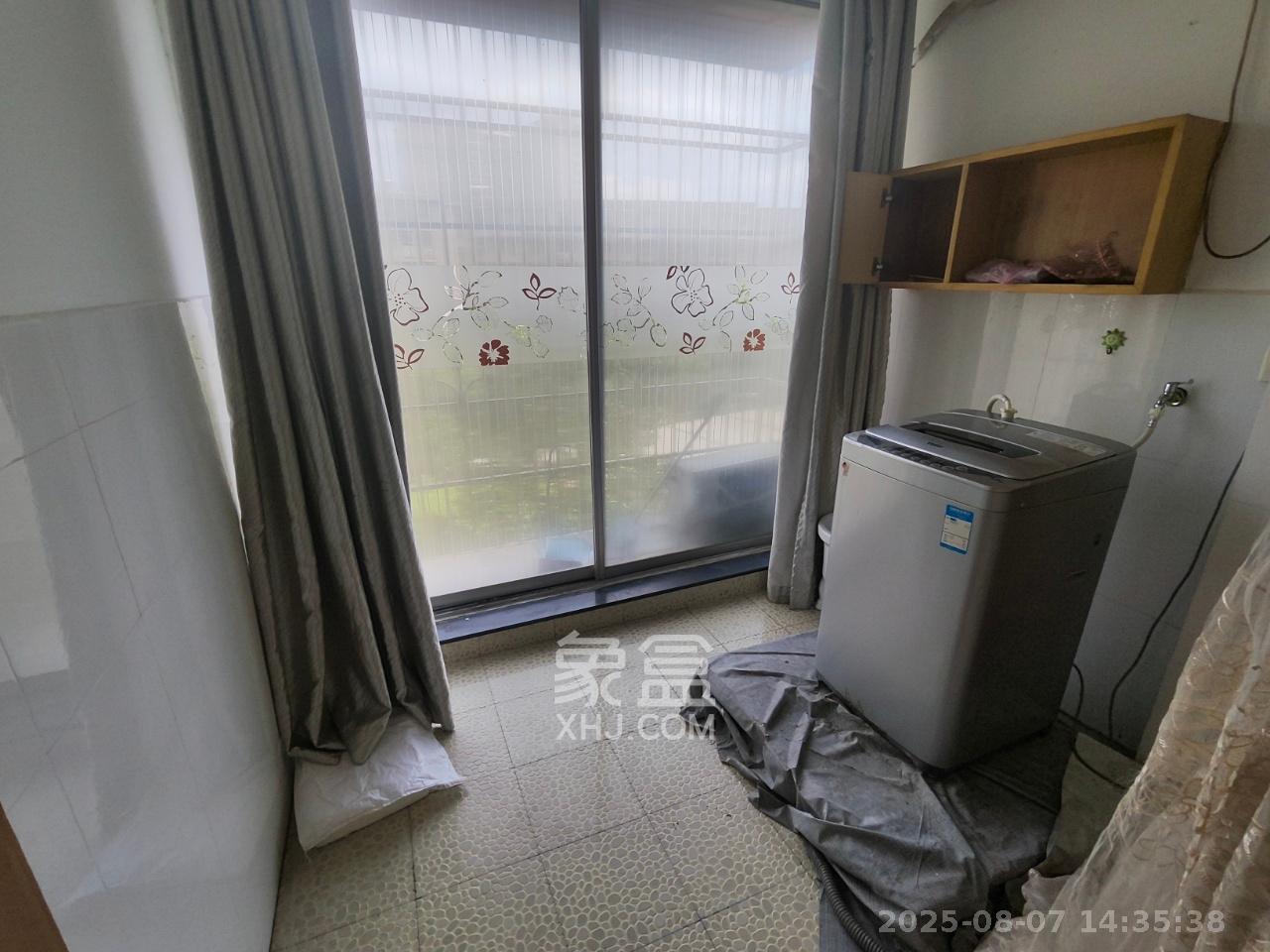 加加大街（华景苑）  3室2厅2卫    2800.0元/月室内图