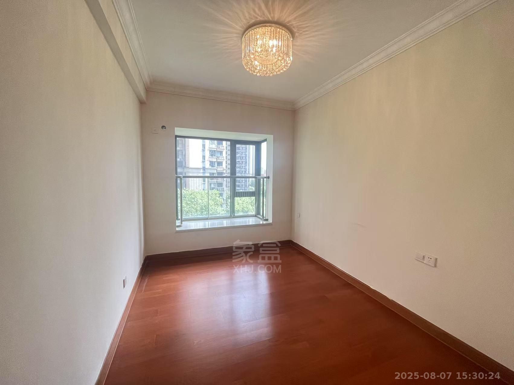 恒大华府  3室2厅2卫    2200.0元/月室内图