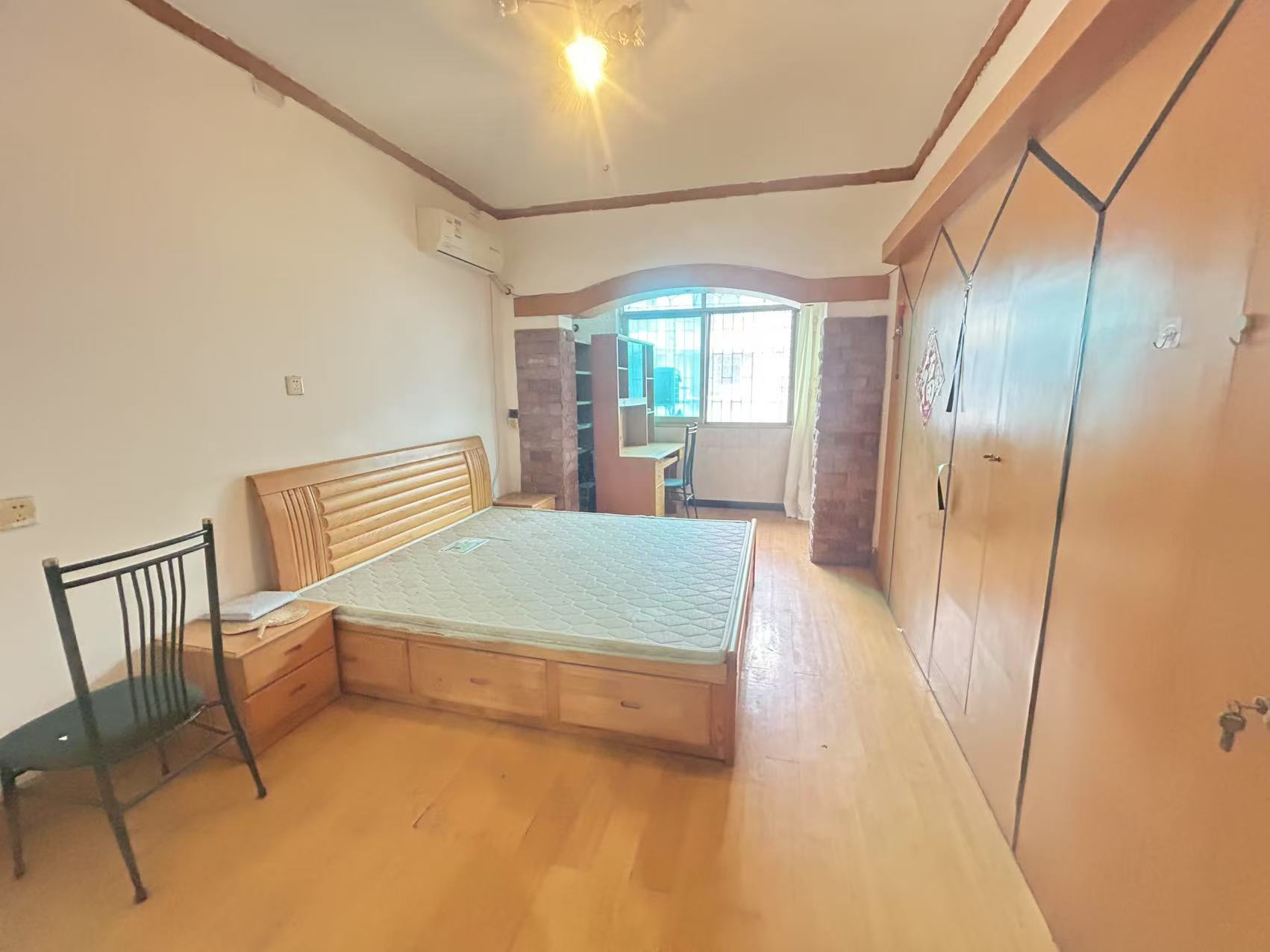 娄底市建筑工程公司家属楼  3室2厅1卫    1000.0元/月