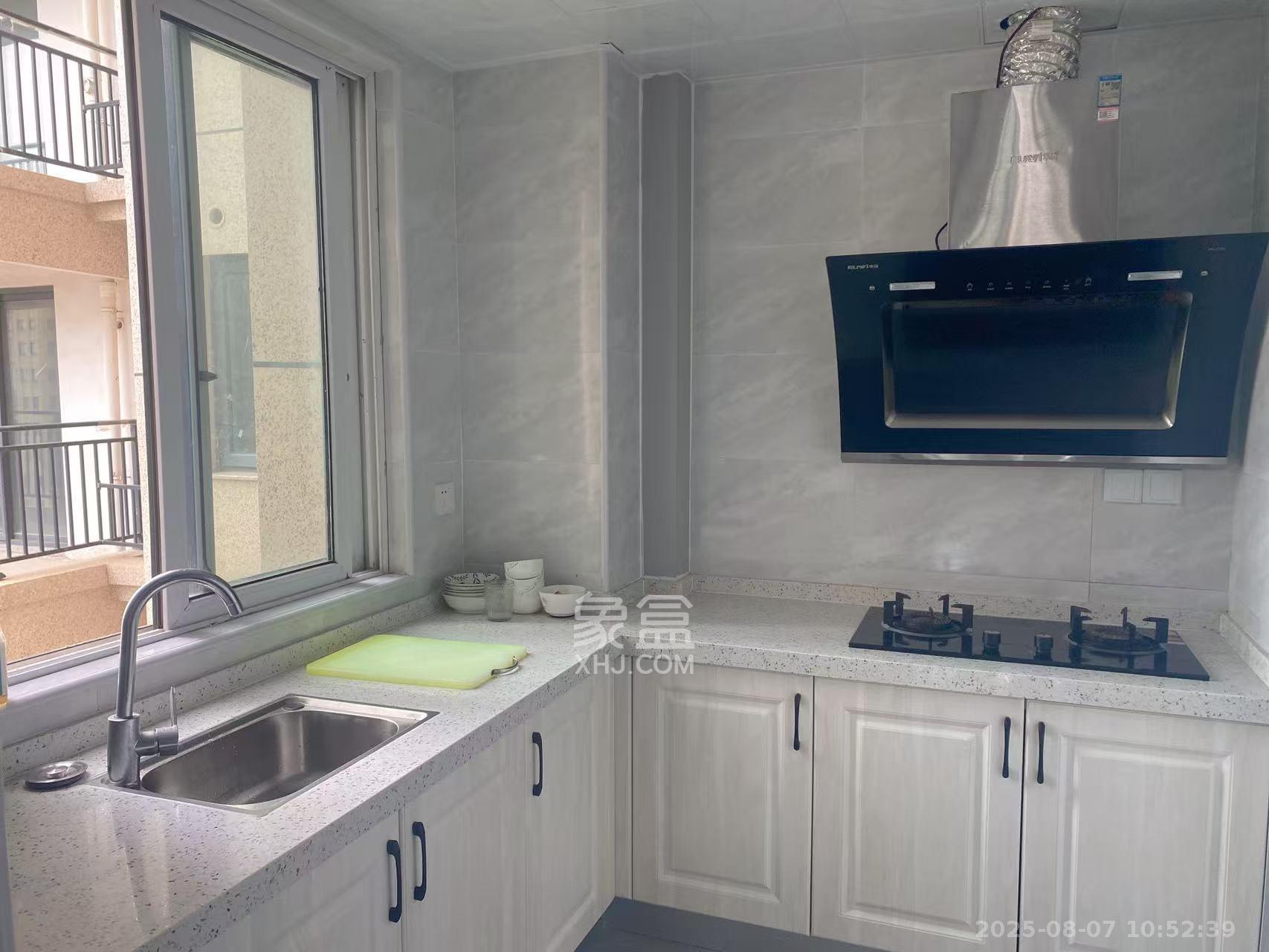 鑫天格林香山  3室2厅1卫    2000.0元/月 鑫天格林香山  3室2厅1卫    2000.0元/月室内图