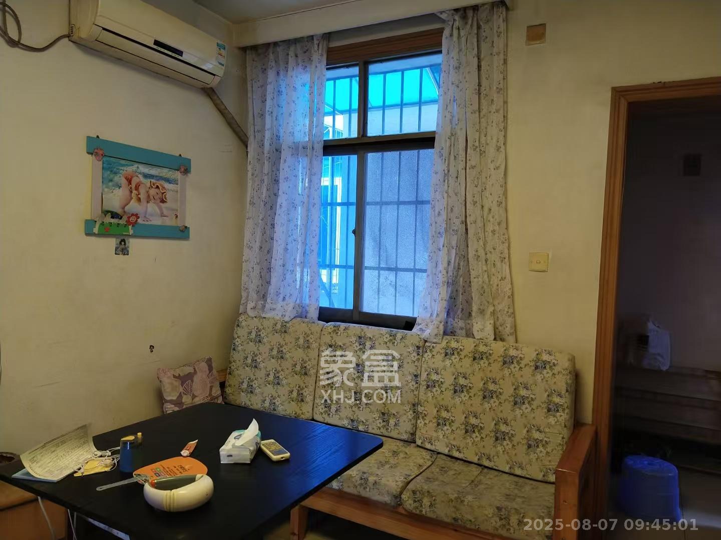 市直属机关宿舍 2室1厅1卫 1400.0元/月 市直属机关宿舍 2室1厅1卫 1400.0元/月室内图