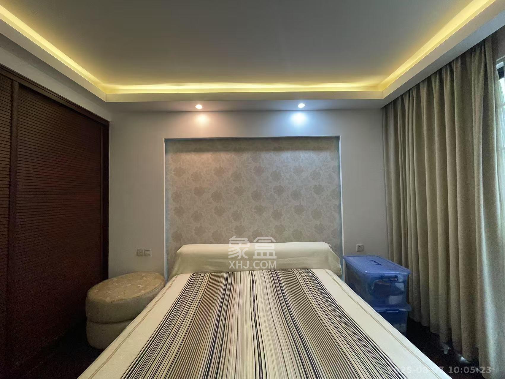 西街花园  3室2厅2卫    3000.0元/月室内图