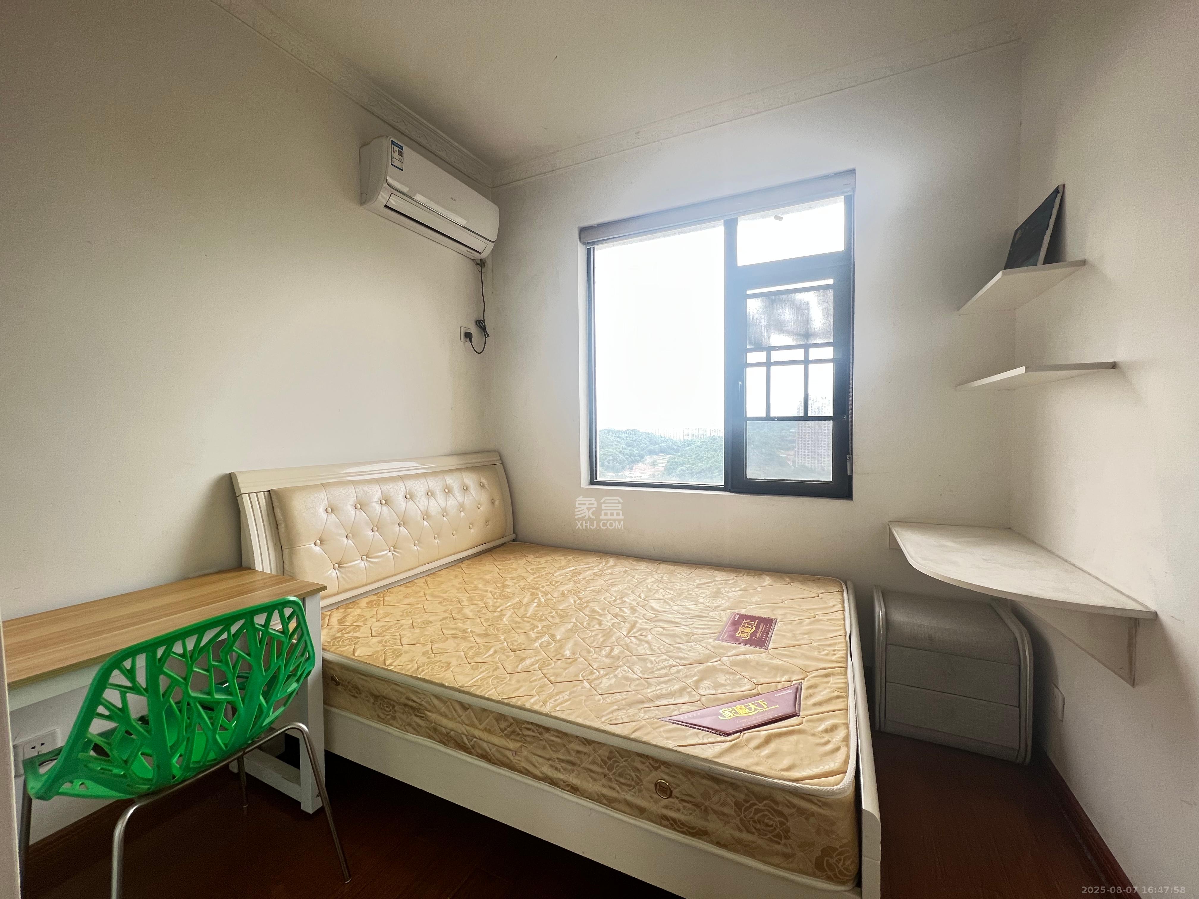 金科东方大院三四期 3室2厅2卫 2800.0元/月 金科东方大院三四期 3室2厅2卫 2800.0元/月室内图