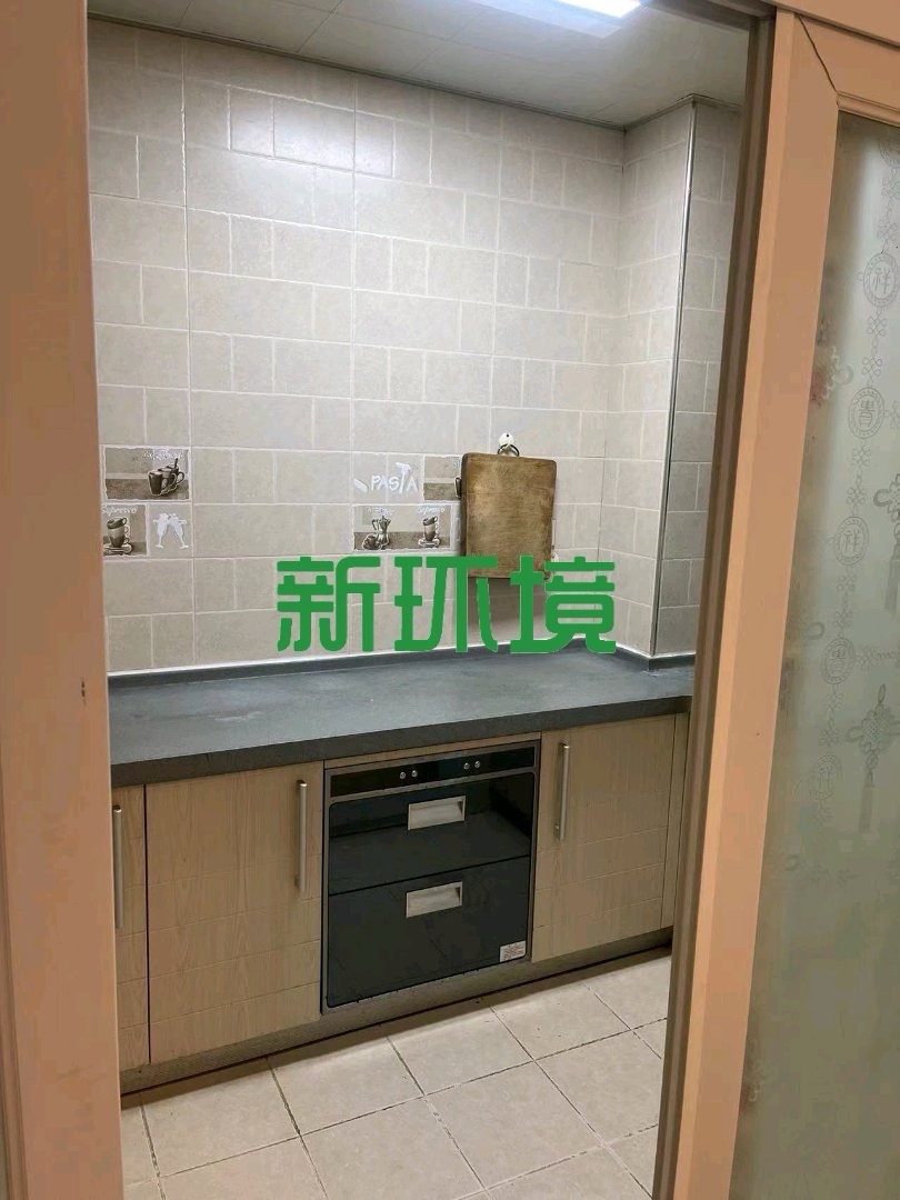 逸臣广场  4室2厅2卫   2500.00元/月室内图
