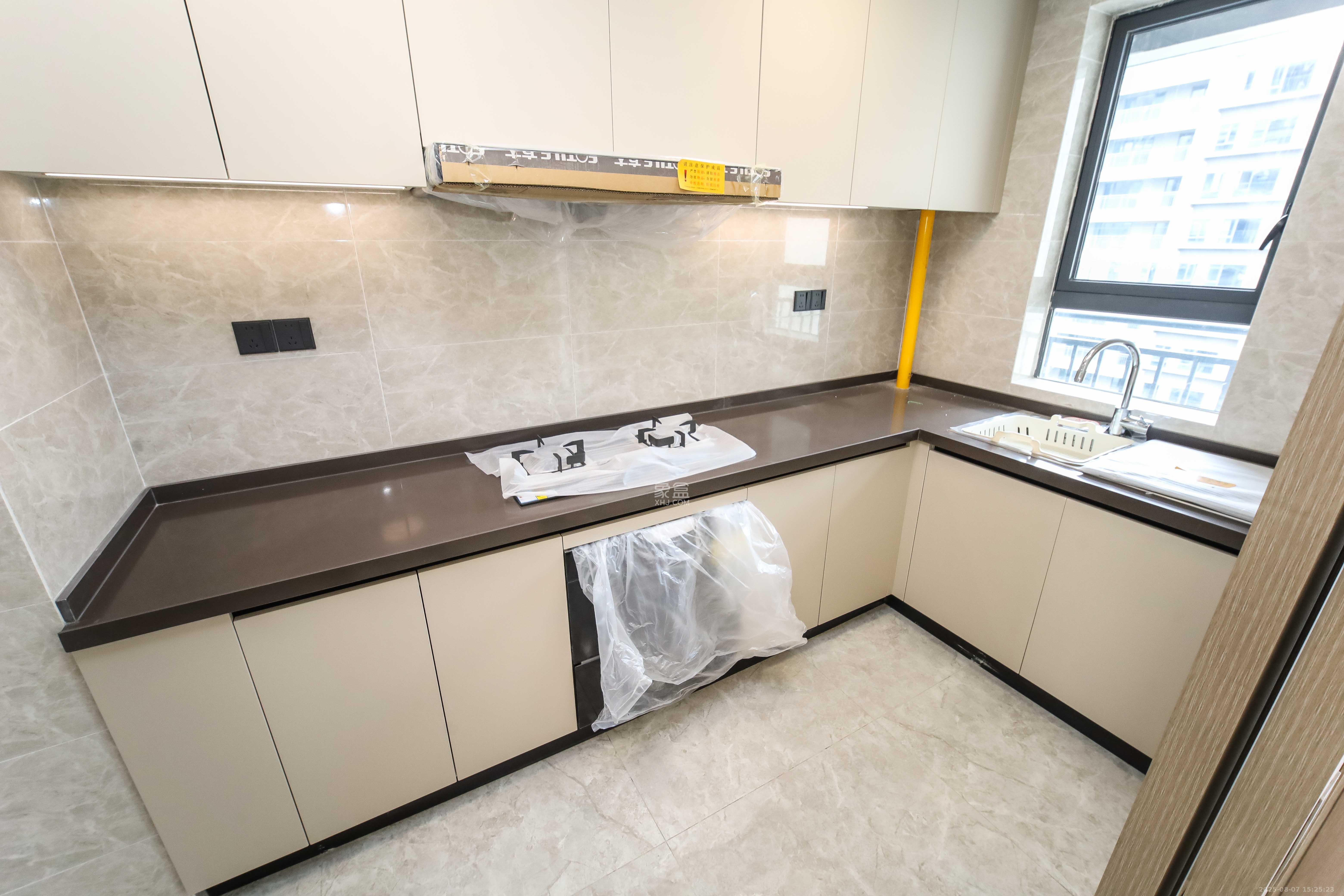 德奥上河城章 4室2厅2卫 210.0万 德奥上河城章 4室2厅2卫 210.0万厨房