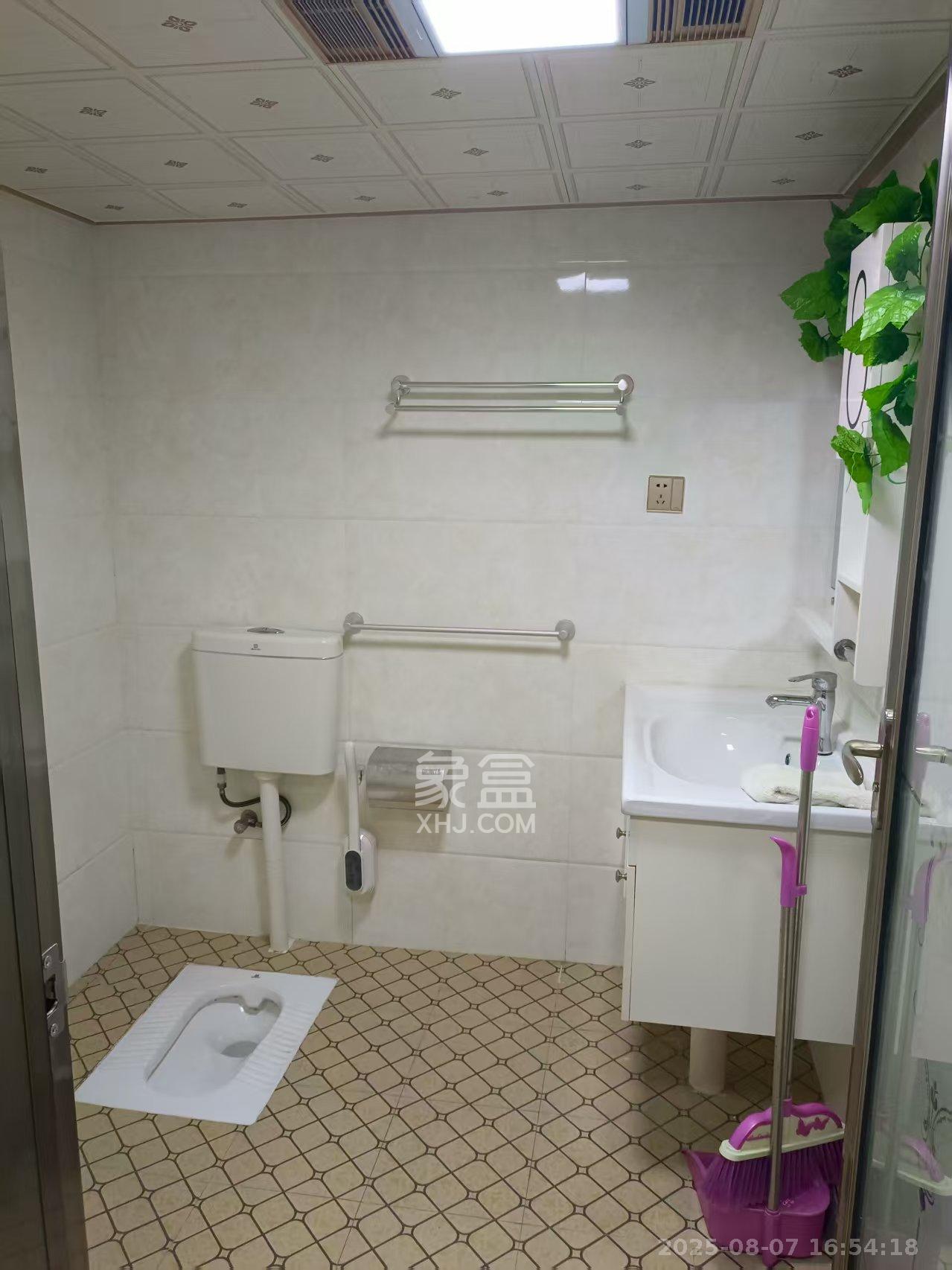 MOMA当代广场 1室1厅1卫 1300.0元/月 MOMA当代广场 1室1厅1卫 1300.0元/月室内图