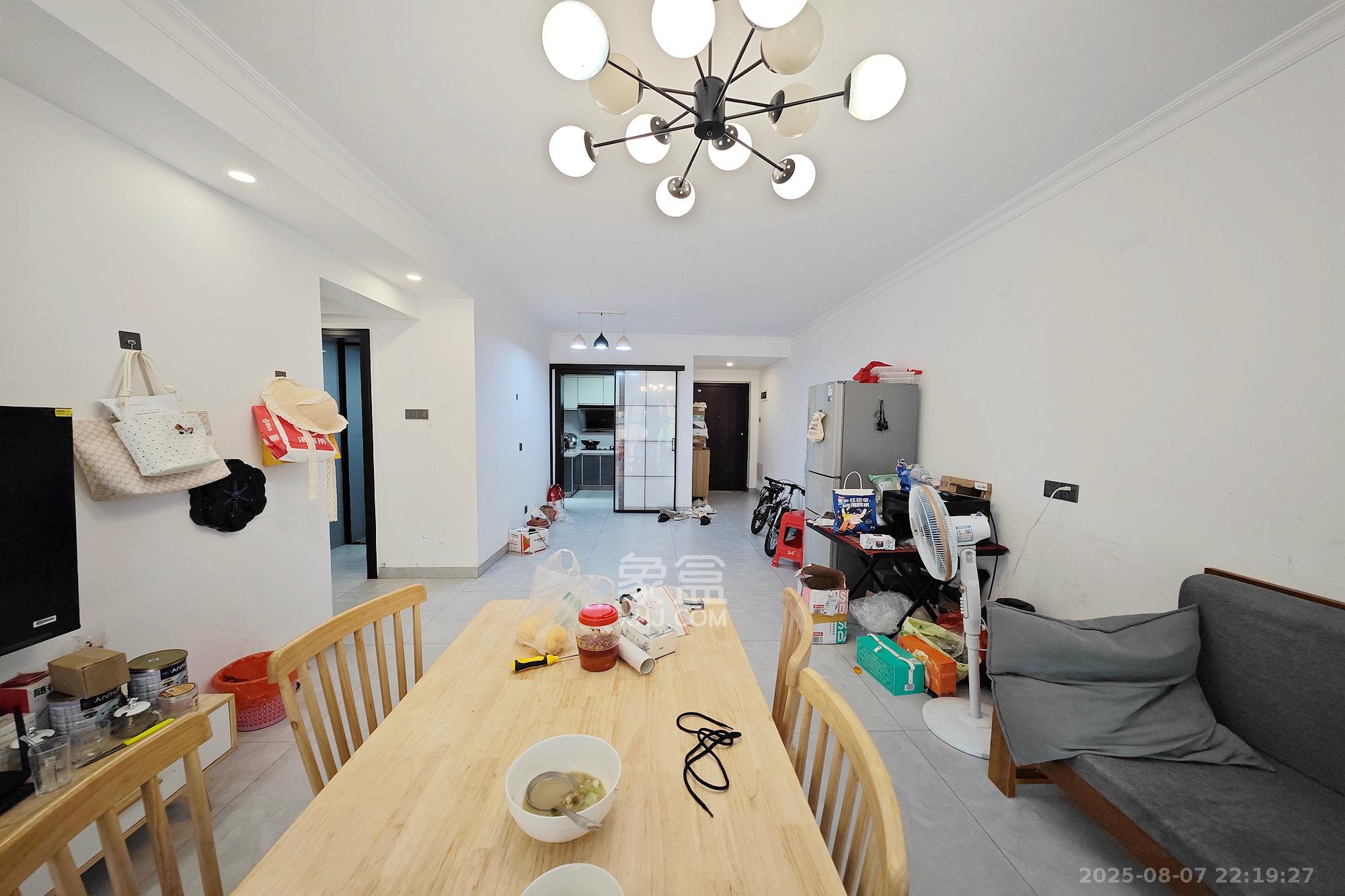 国欣向荣府  4室2厅1卫    135.0万 国欣向荣府  4室2厅1卫    135.0万