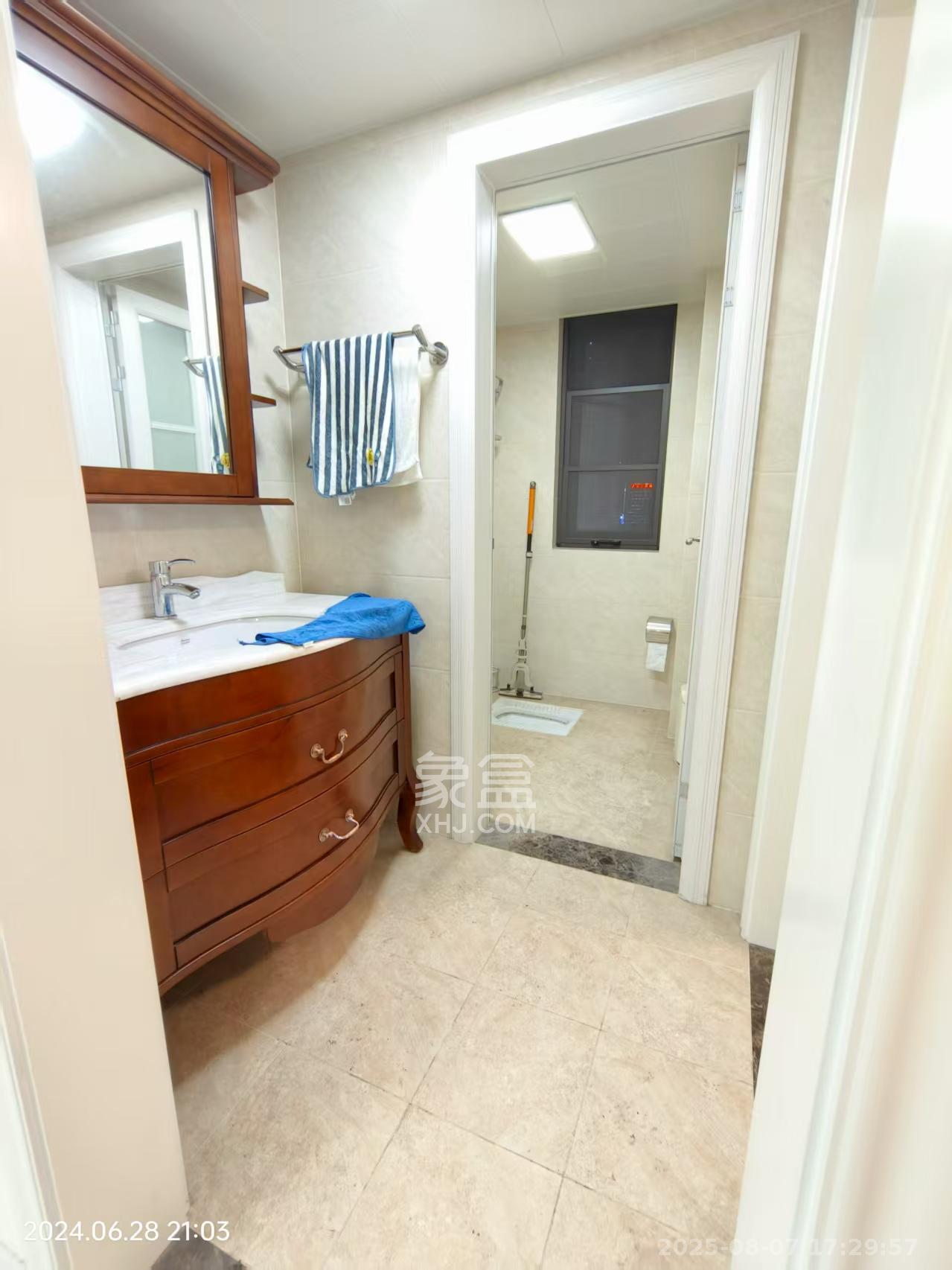 保利西海岸B区 2室2厅1卫 3200.0元/月 保利西海岸B区 2室2厅1卫 3200.0元/月室内图