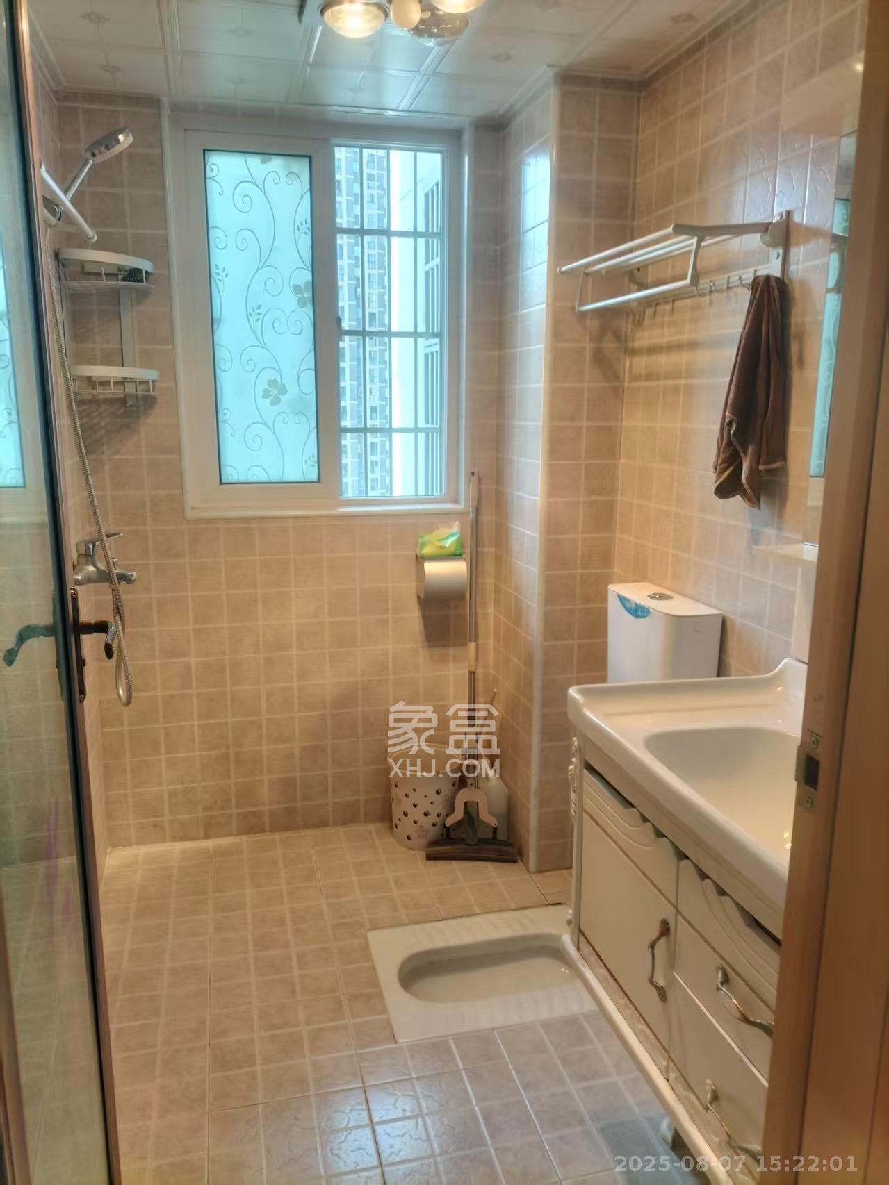 嘉顺苑 3室2厅1卫 2500.0元/月 嘉顺苑 3室2厅1卫 2500.0元/月室内图