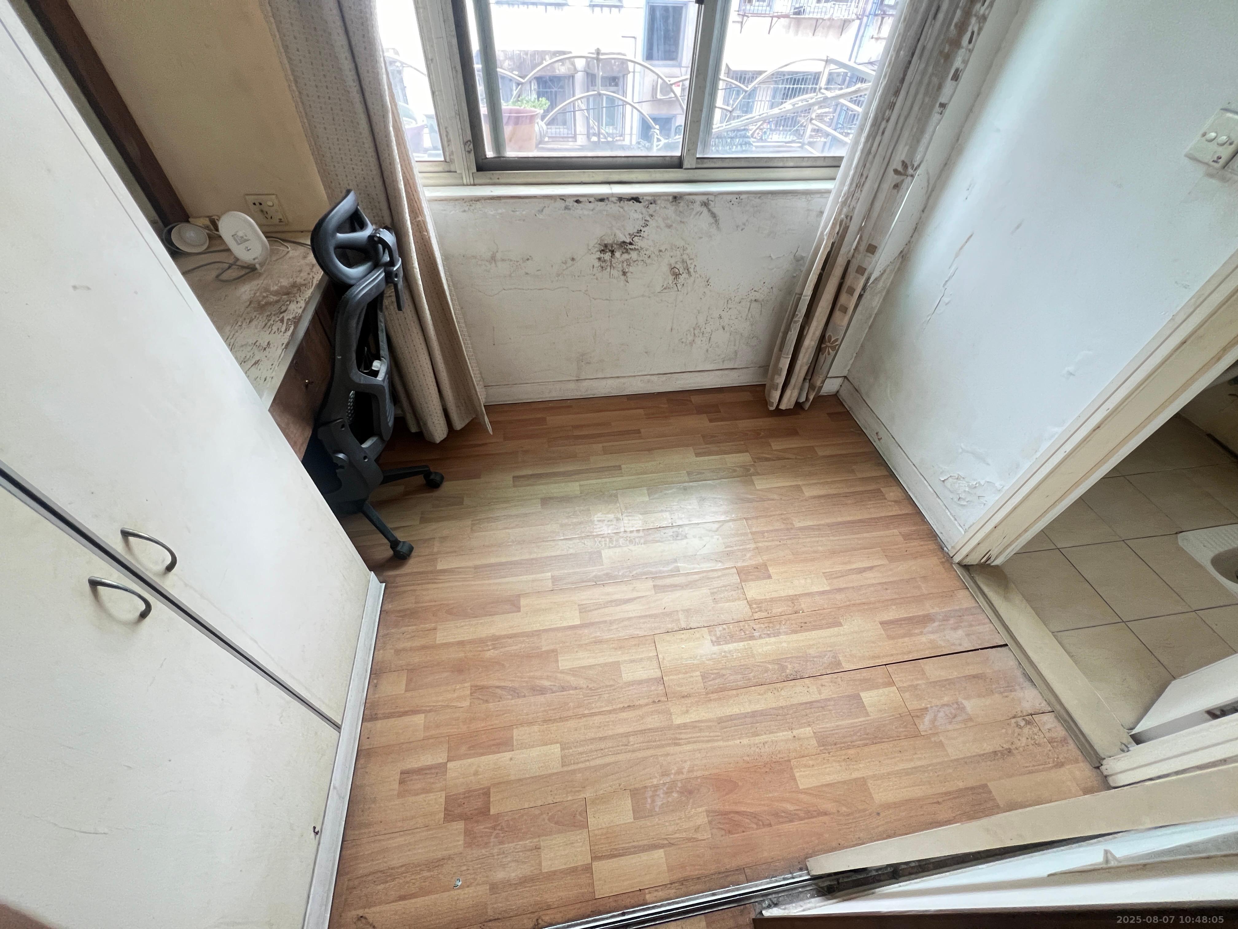 南园小区 3室2厅2卫 1400.0元/月 南园小区 3室2厅2卫 1400.0元/月室内图