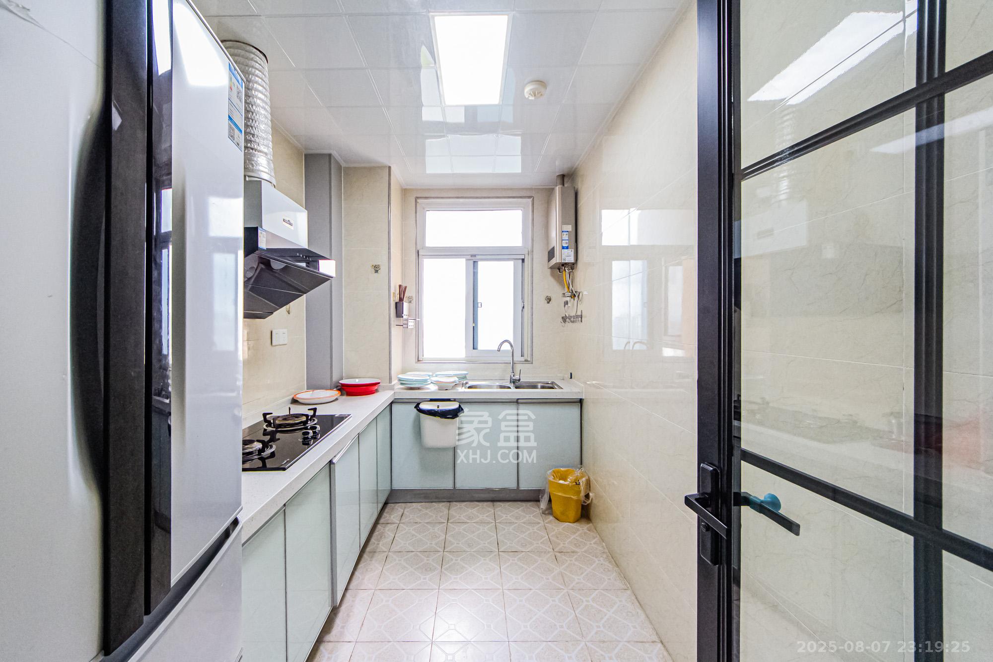 北辰三角洲C2区  3室2厅2卫    165.0万厨房