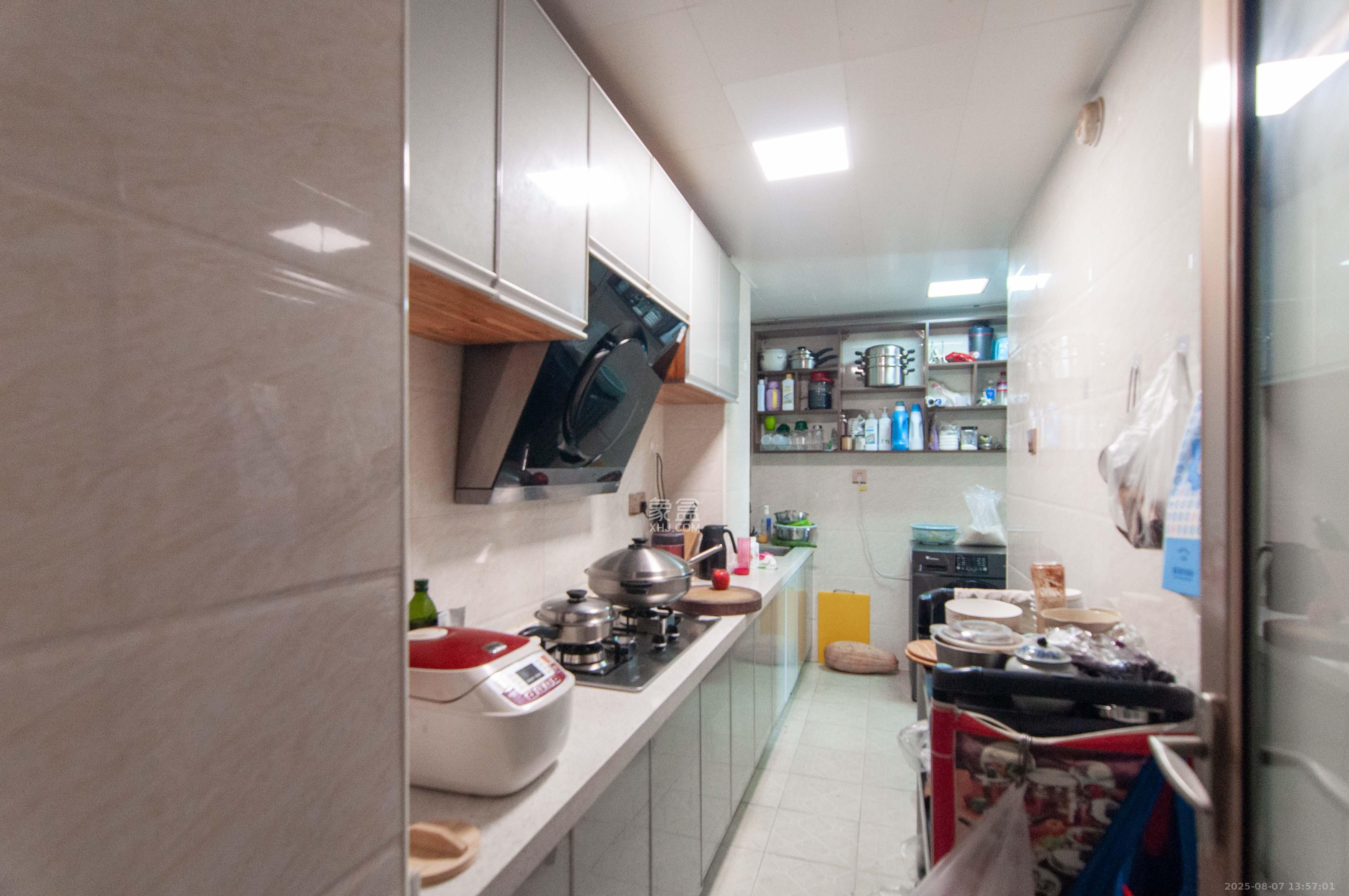 中海梅溪湖壹号  3室2厅1卫    135.0万厨房