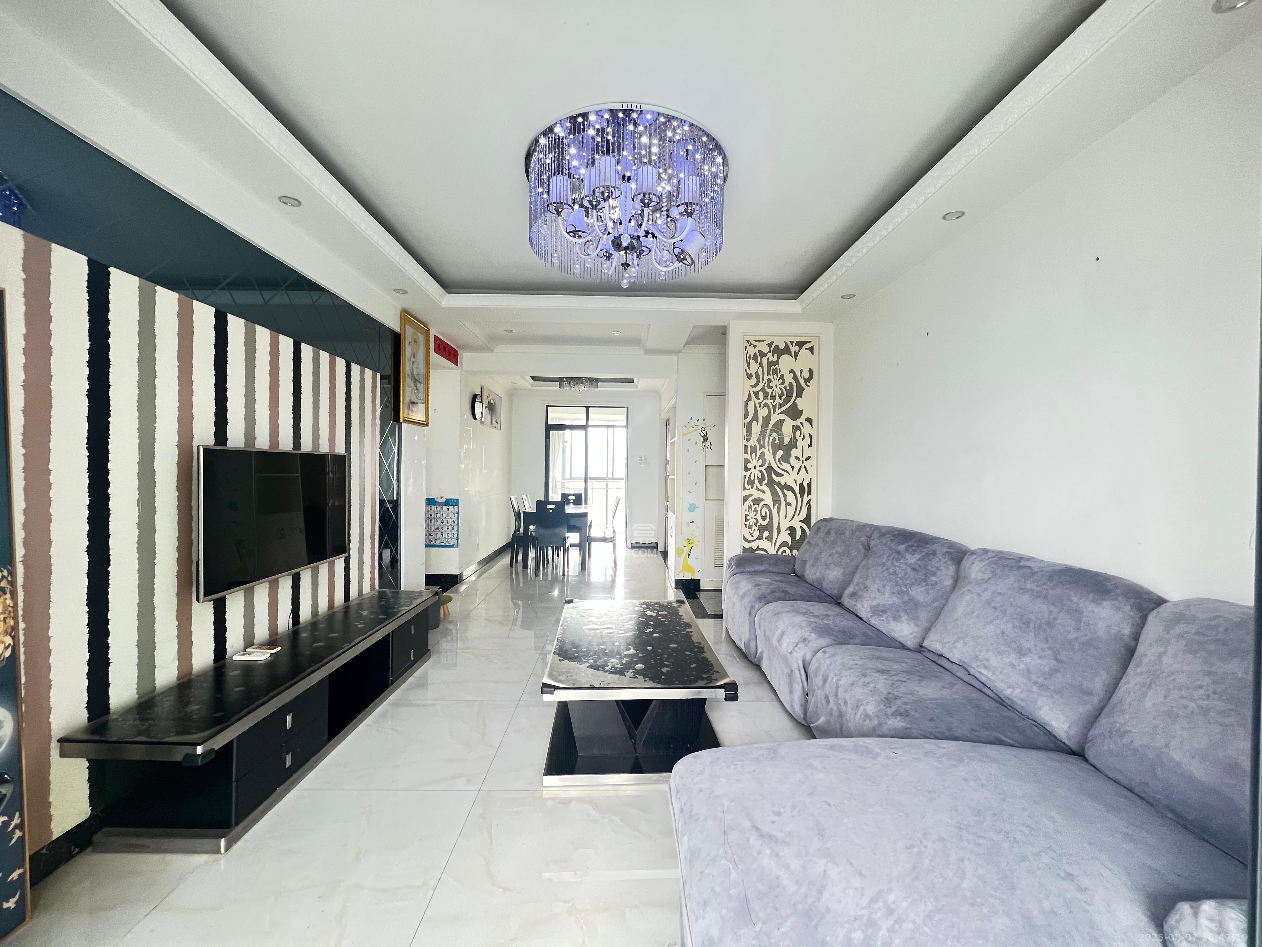 金科东方大院三四期 3室2厅2卫 2800.0元/月 金科东方大院三四期 3室2厅2卫 2800.0元/月室内图