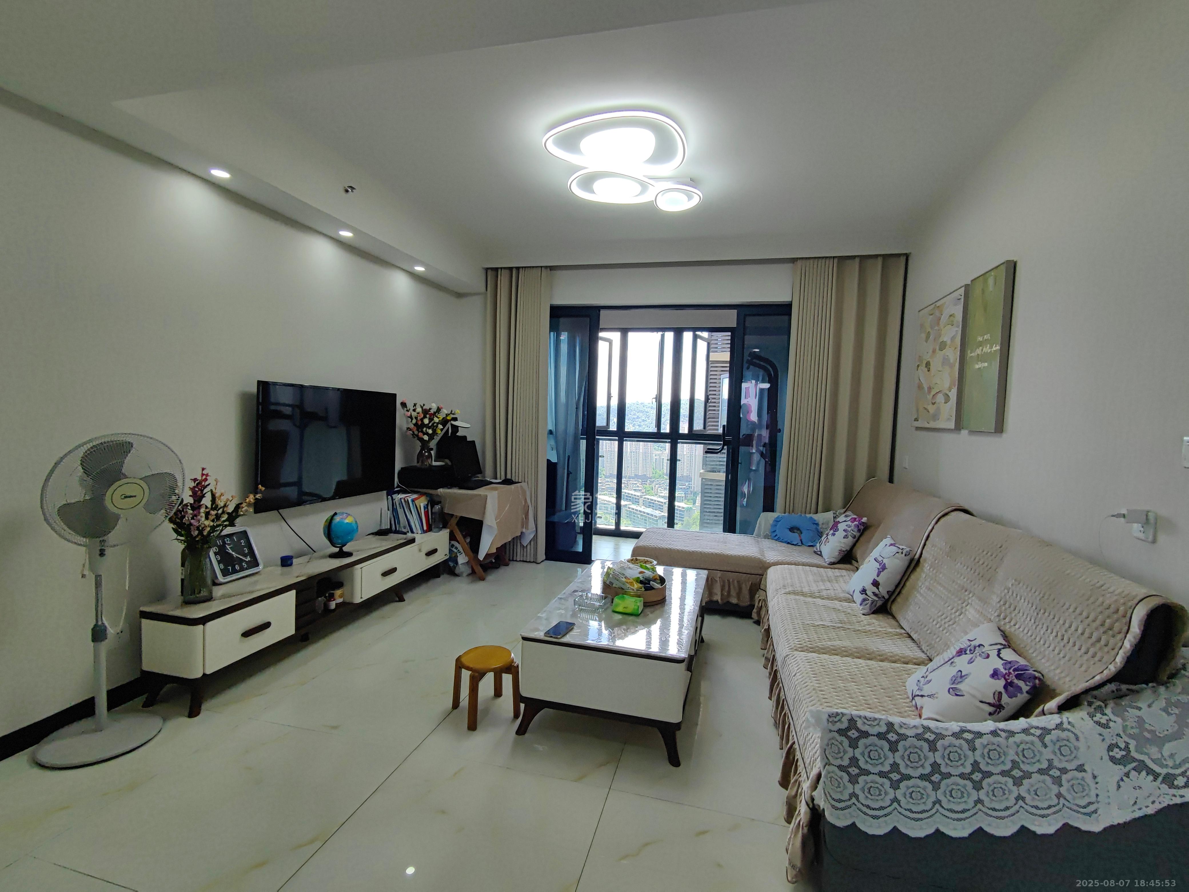 中建梅溪湖中心  3室2厅2卫   3600.00元/月
