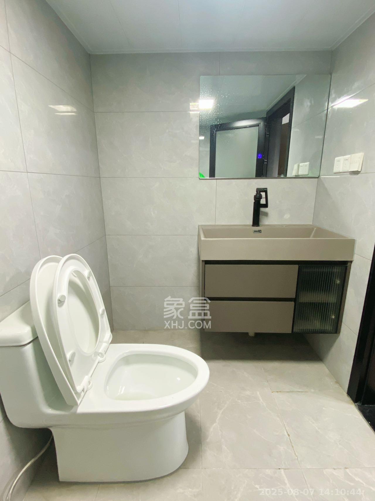卓越伊景寓  1室1厅1卫   2200.00元/月室内图