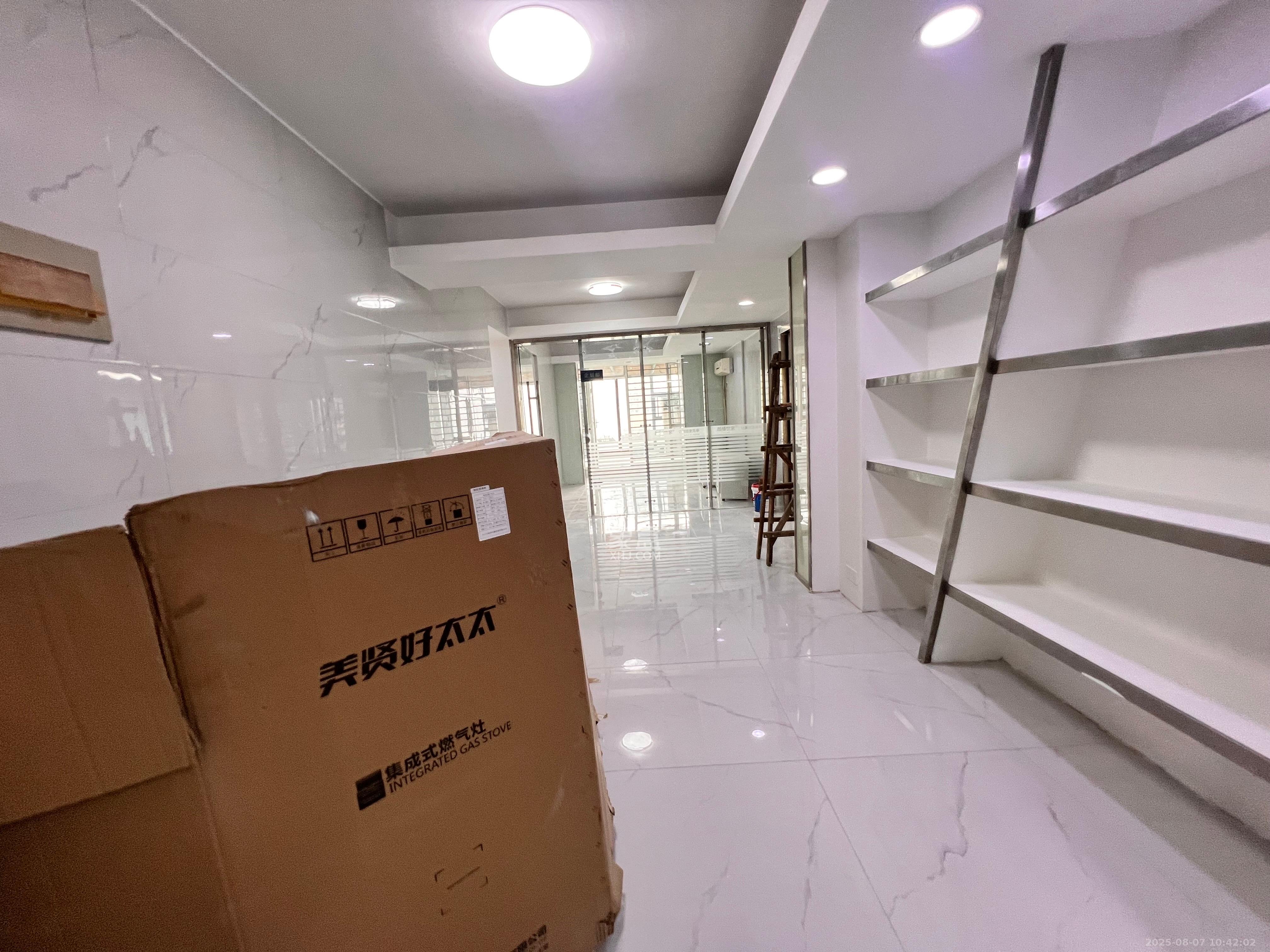 上河国际A座  6室2厅1卫    24000.0元/月室内图