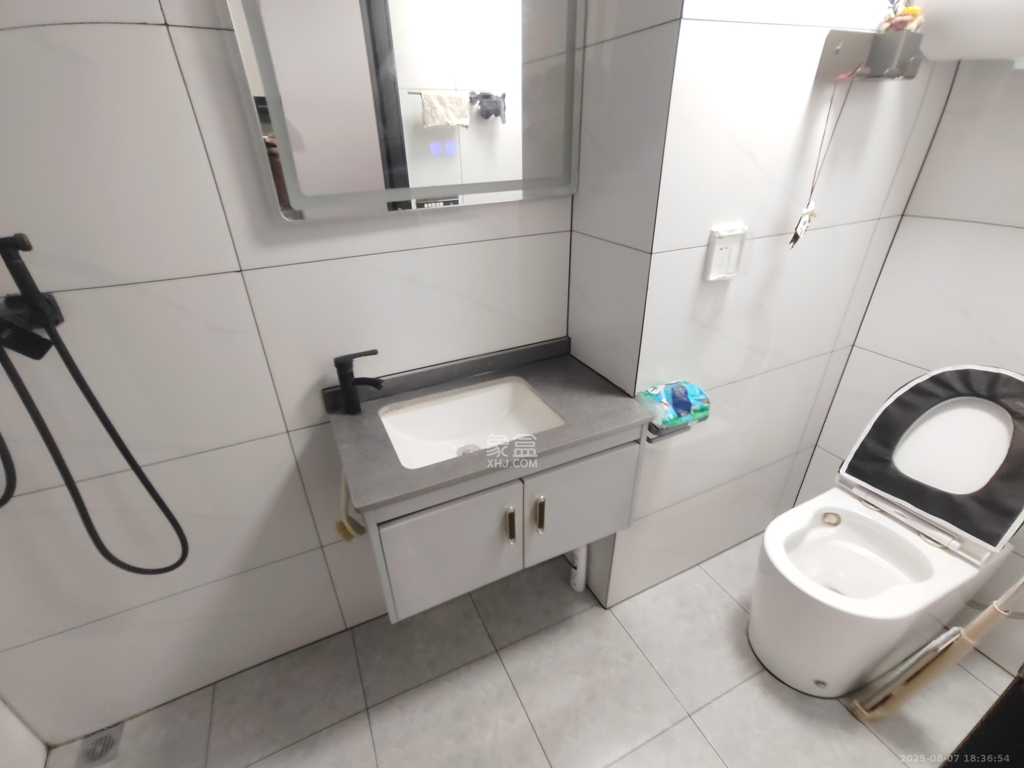 保利麓谷林语I区  1室1厅1卫    1480.0元/月室内图