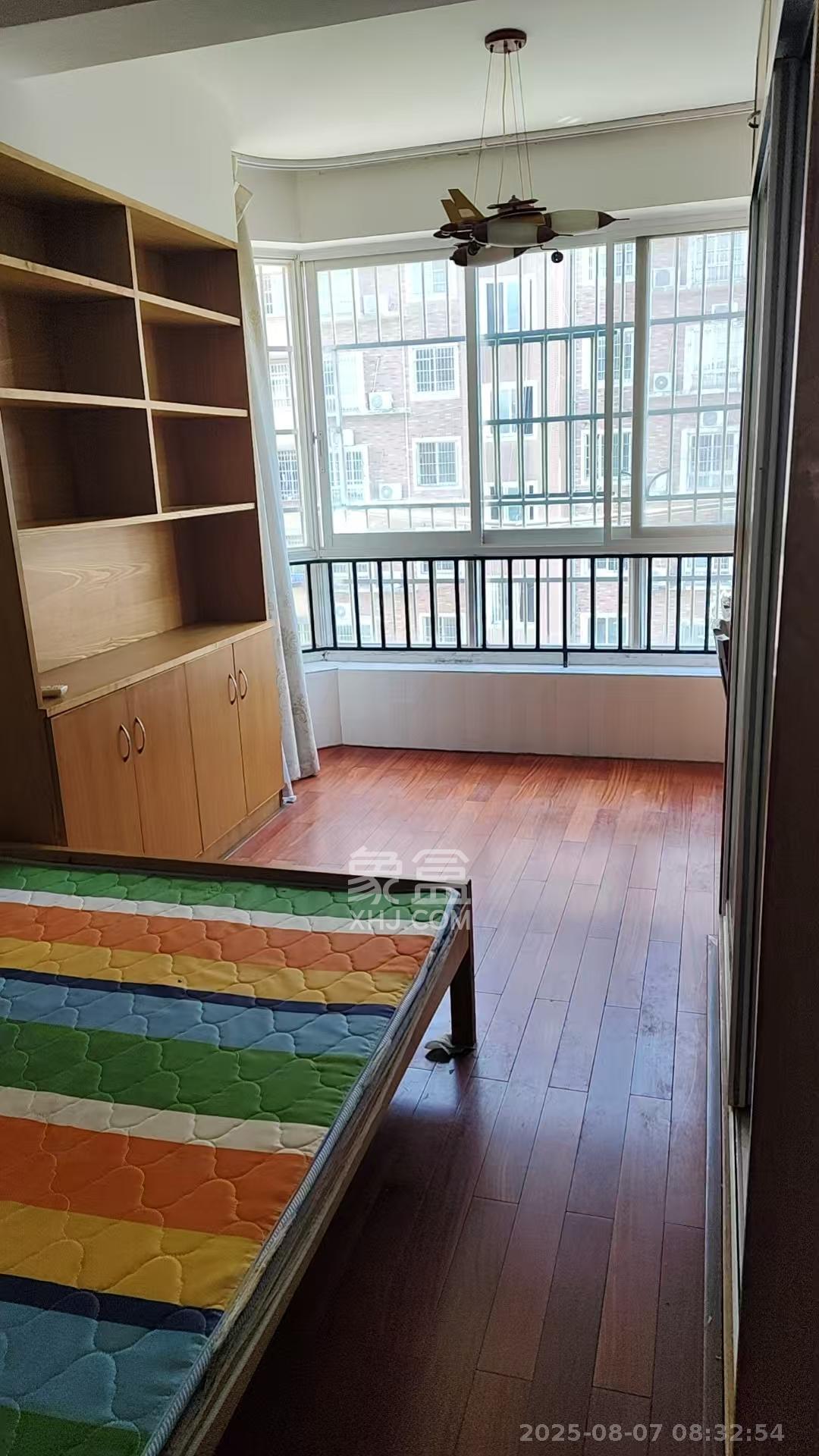 山水庭院  2室2厅1卫    1200.0元/月室内图