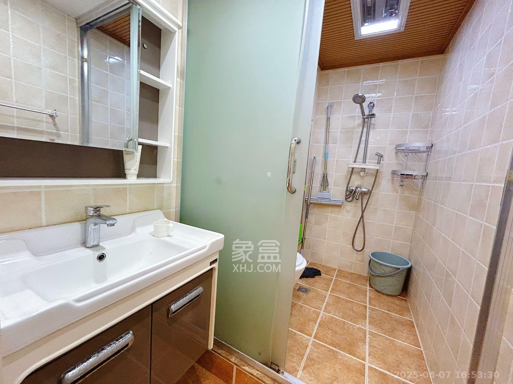 北辰三角洲E3区  1室1厅1卫    2000.0元/月 北辰三角洲E3区  1室1厅1卫    2000.0元/月室内图