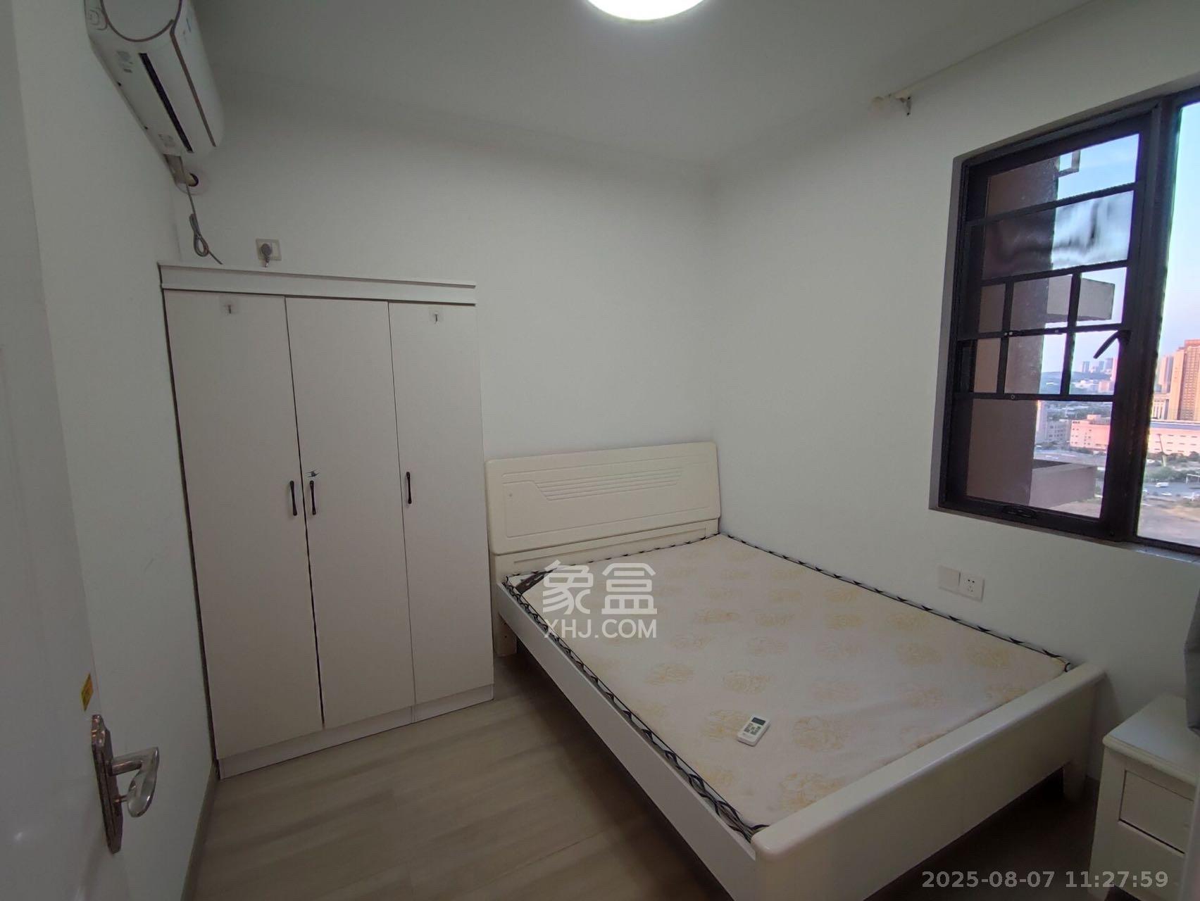 西湖鸿运佳苑  1室0厅0卫    2400.0元/月室内图