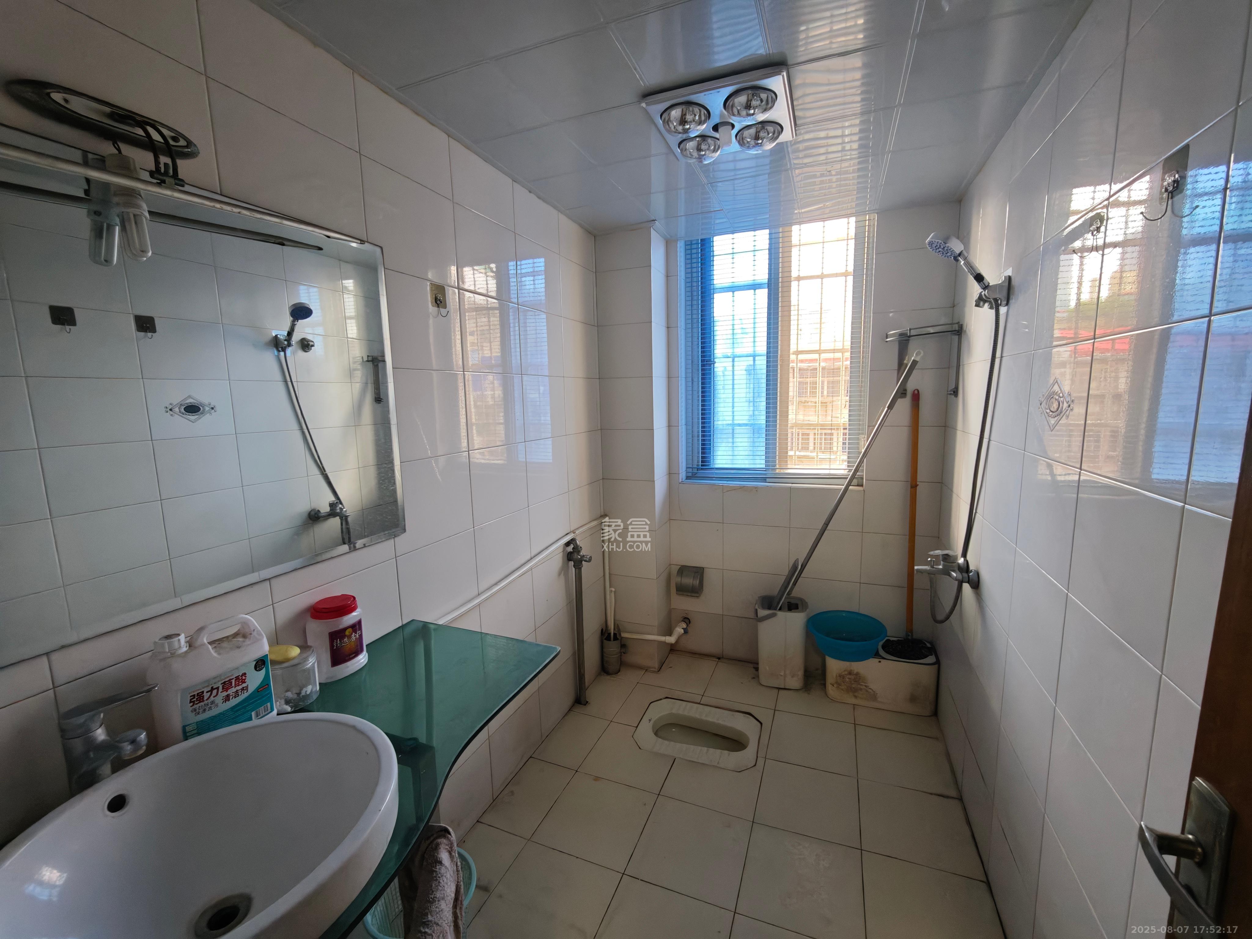 森宇佳园 3室2厅2卫 2500.0元/月 森宇佳园 3室2厅2卫 2500.0元/月室内图