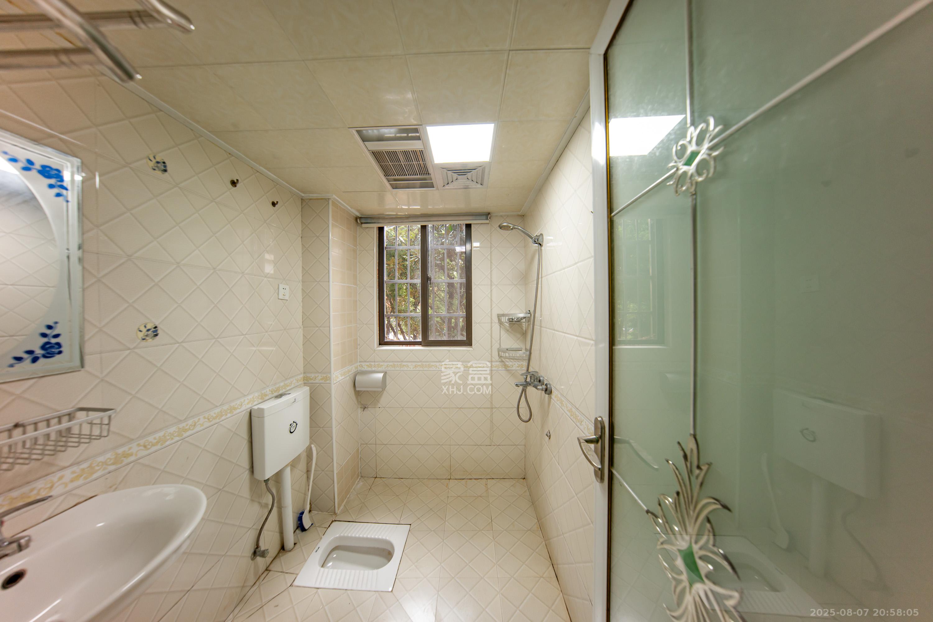 联丰苑  2室2厅1卫    46.0万卫生间